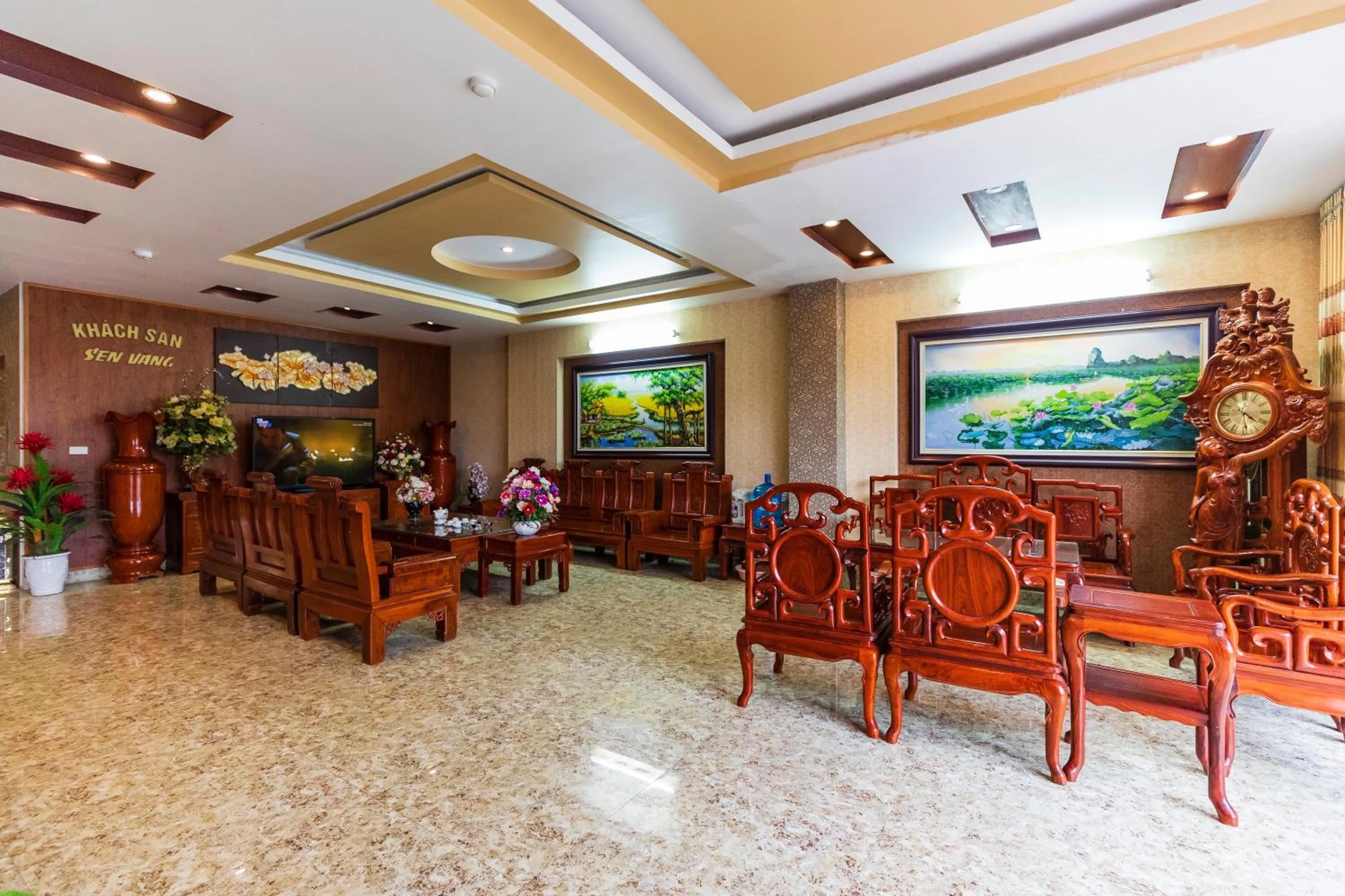 KHÁCH SẠN SEN VÀNG