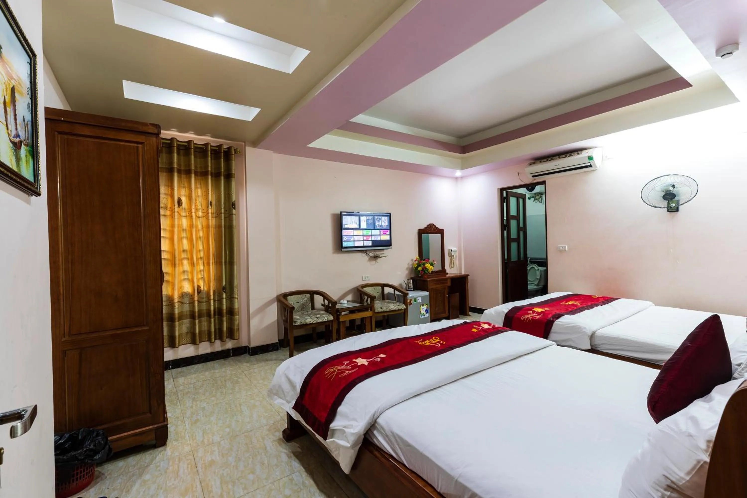 KHÁCH SẠN SEN VÀNG