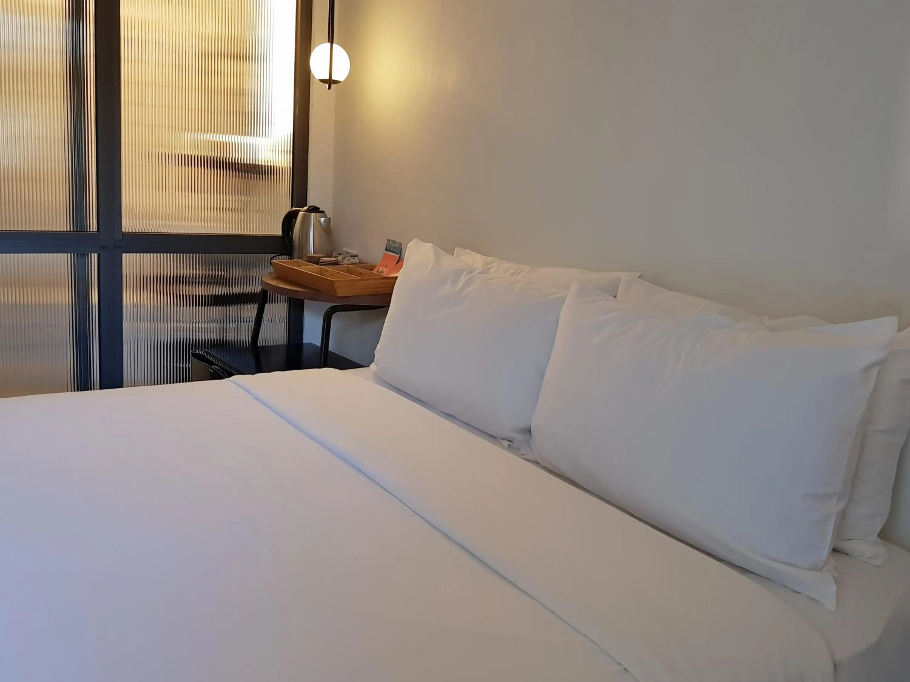 Bedroom, Bed in Wonderwall Hotel