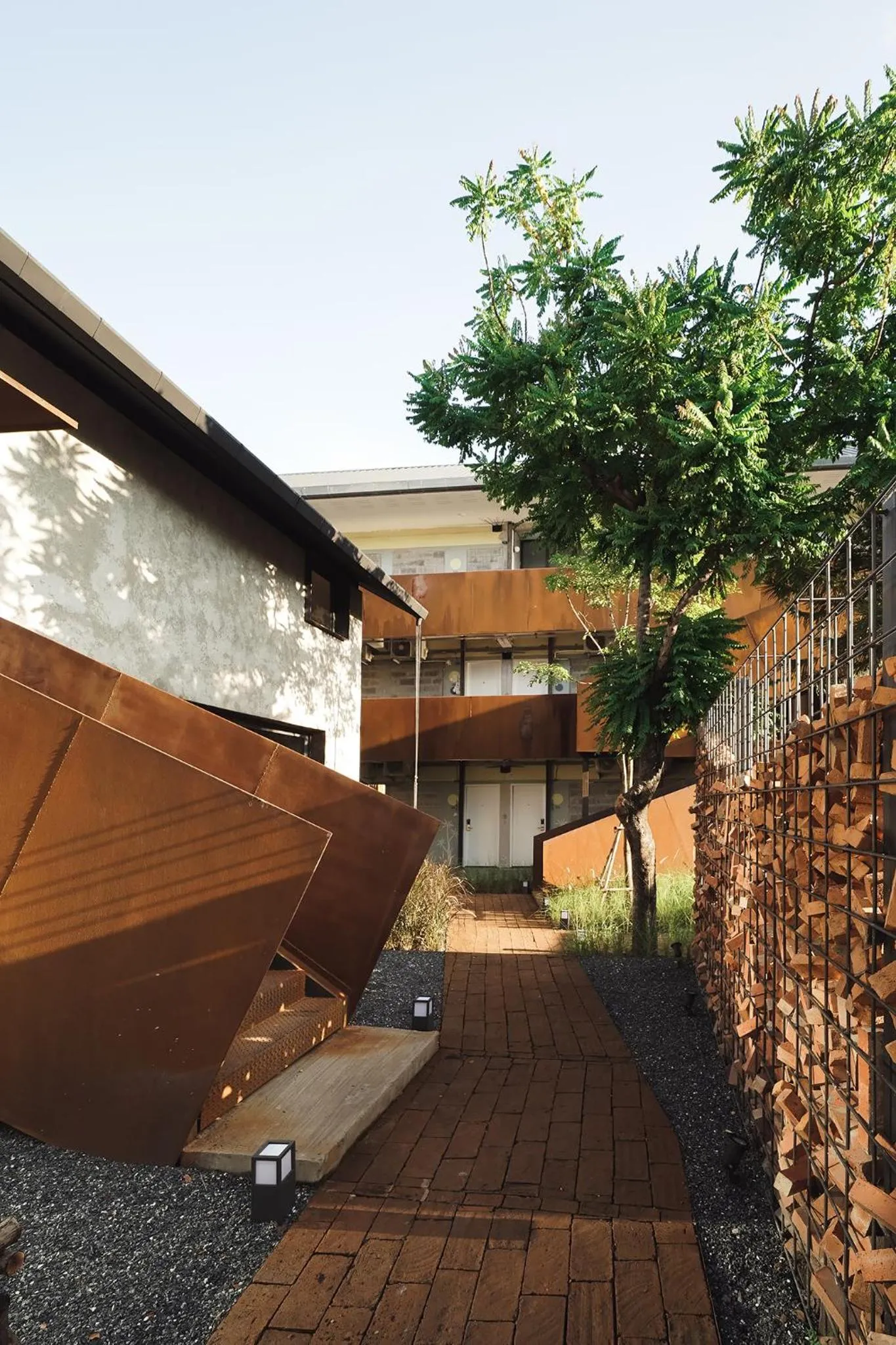 Area and facilities in Wonderwall Hotel