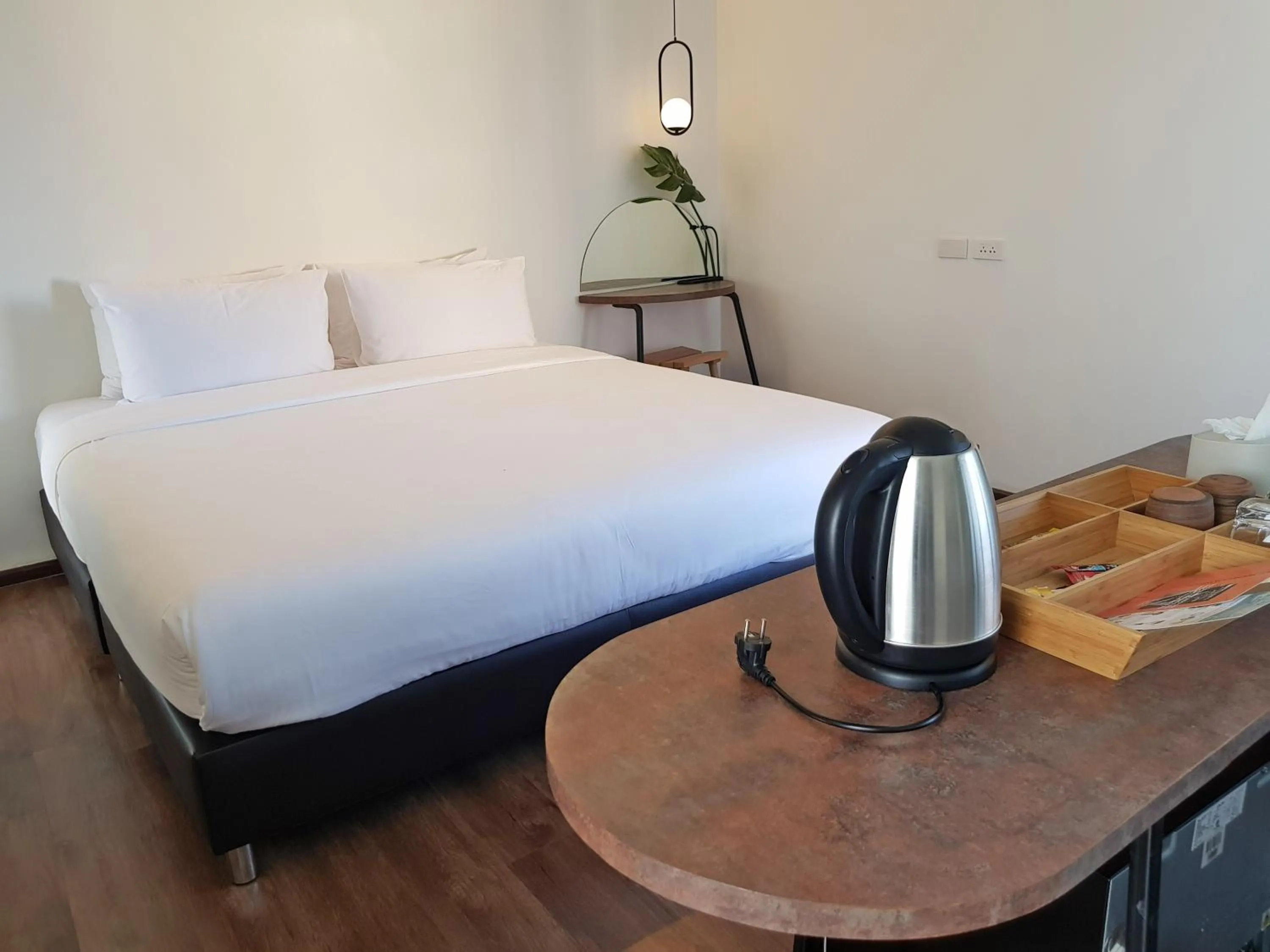 Bedroom, Bed in Wonderwall Hotel