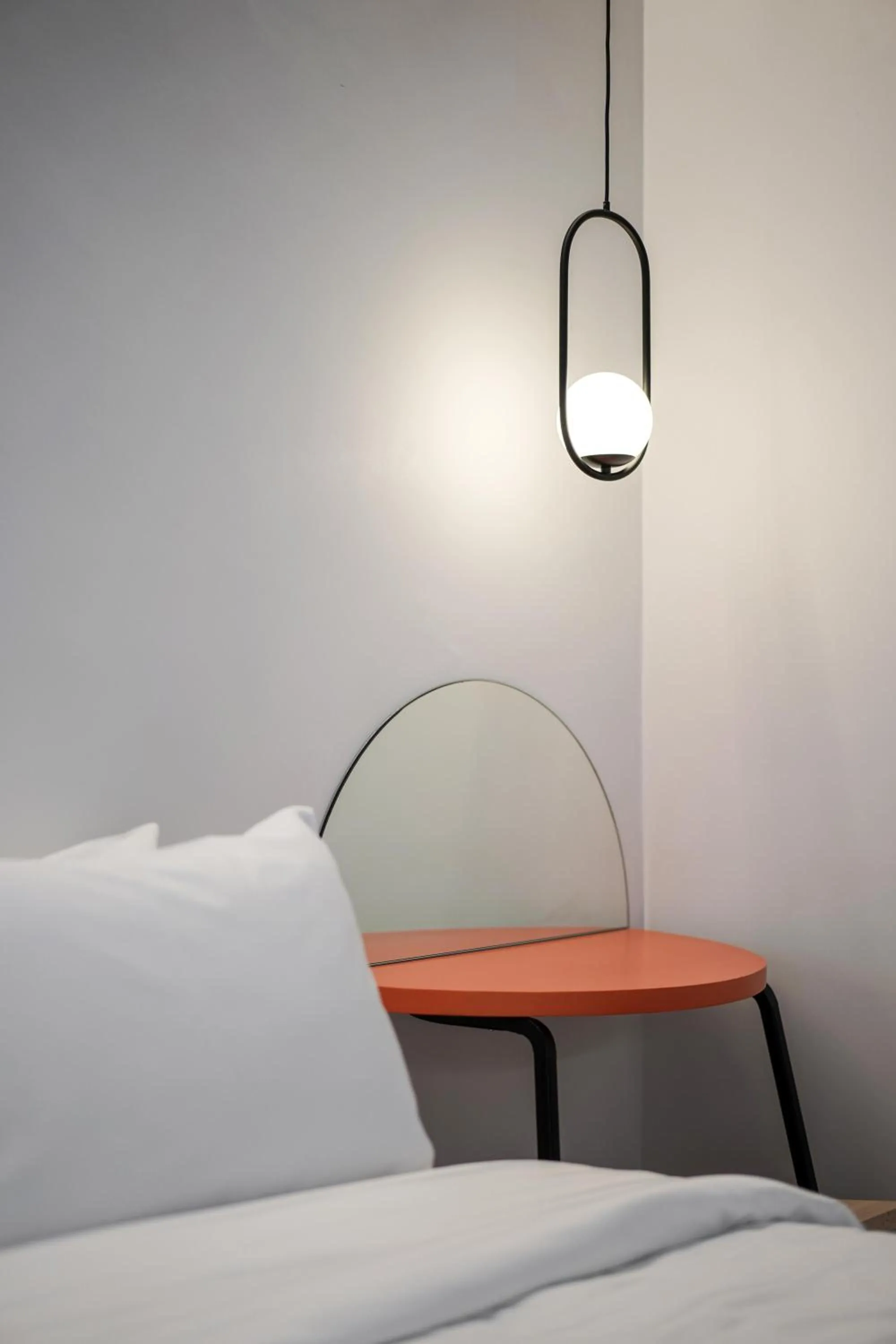 Bed in Wonderwall Hotel