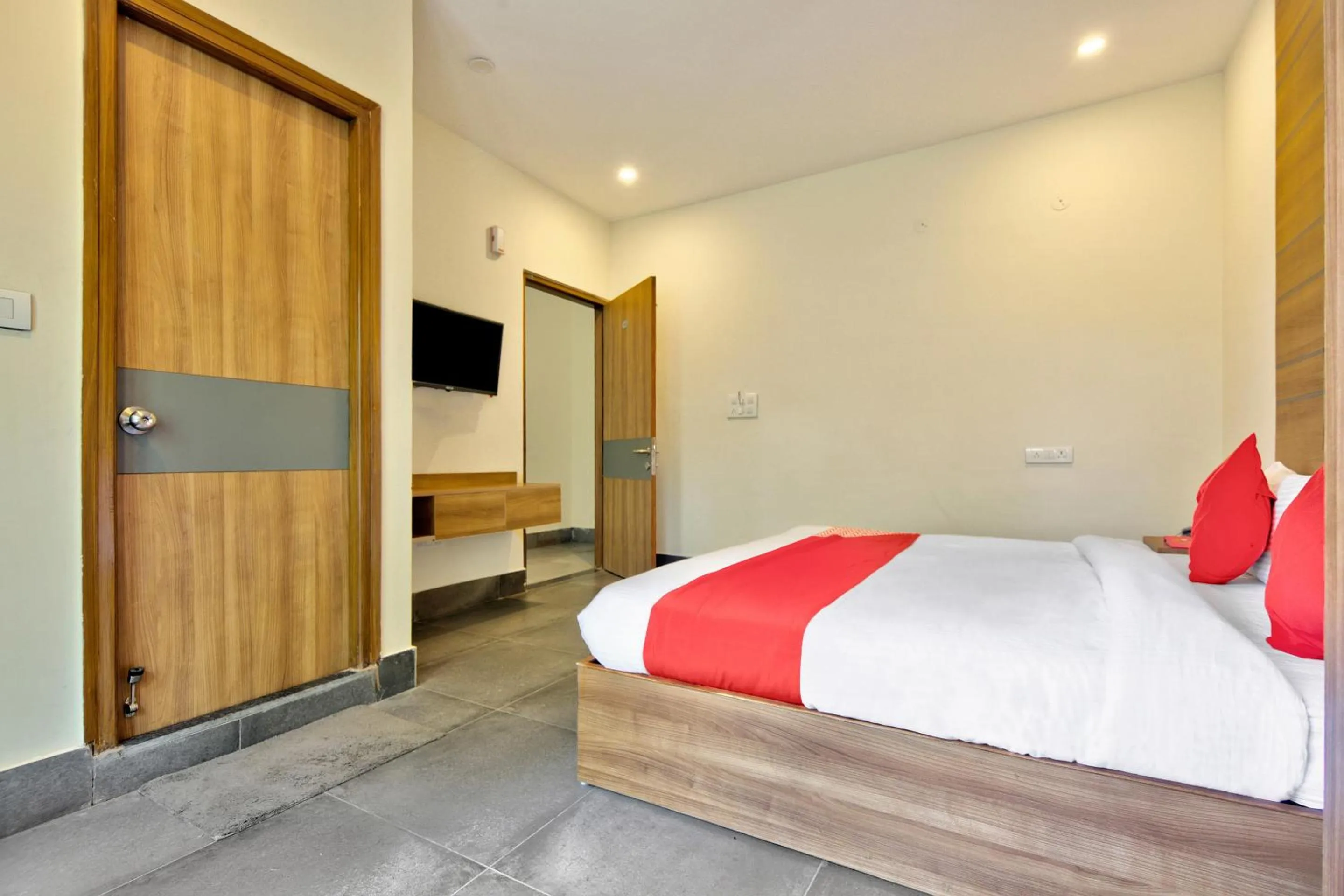 Bedroom, Bed in Super Hotel O Blessings Residency