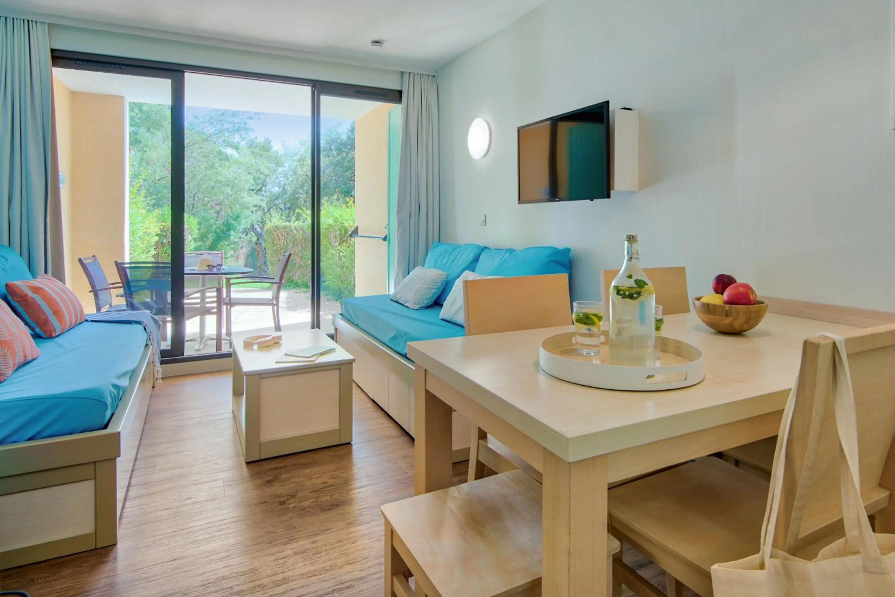 TV and multimedia in Résidence Pierre & Vacances Les Parcs de Grimaud