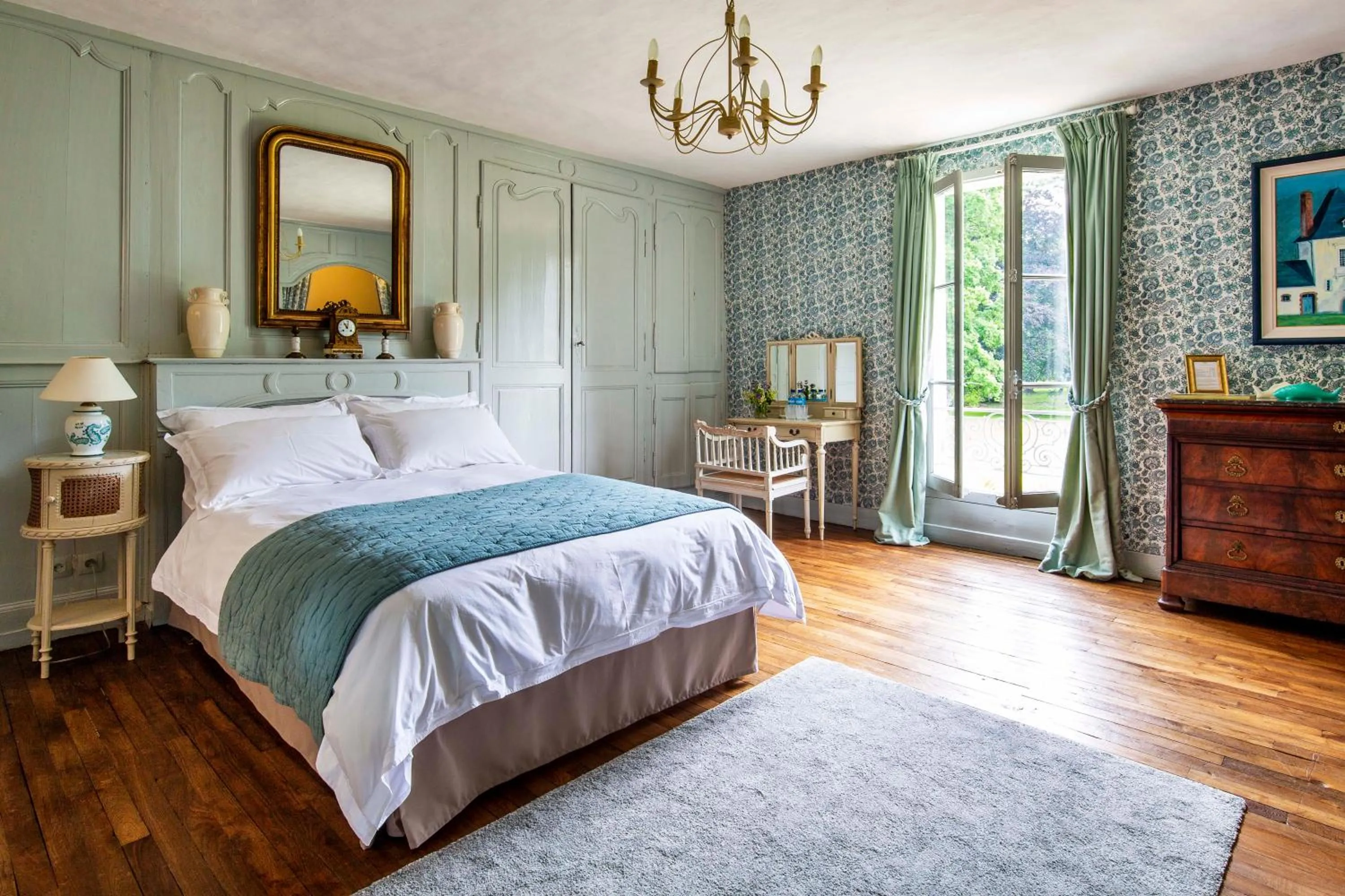 Bed in Chateau de la Villedubois