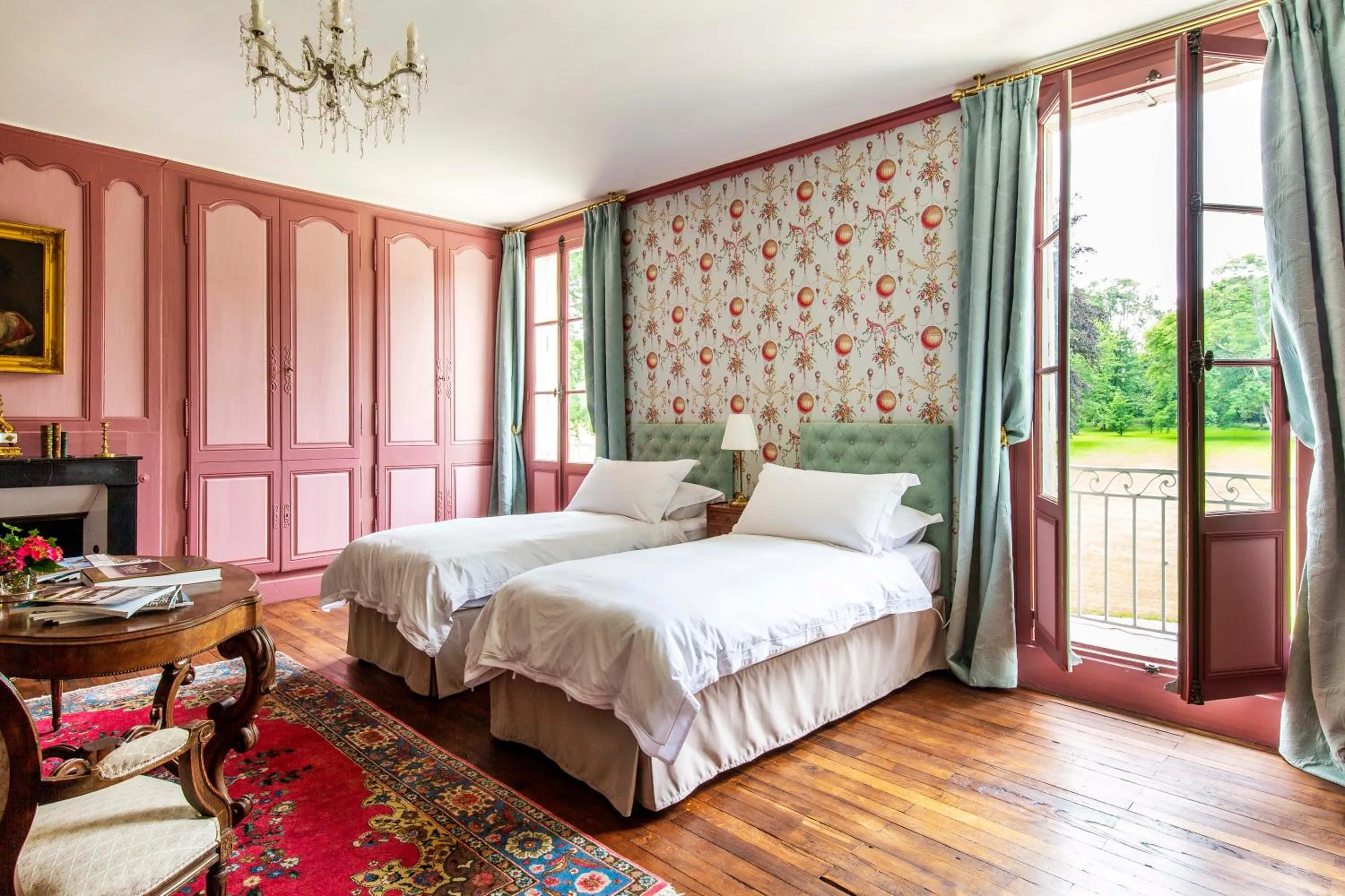 Bed in Chateau de la Villedubois