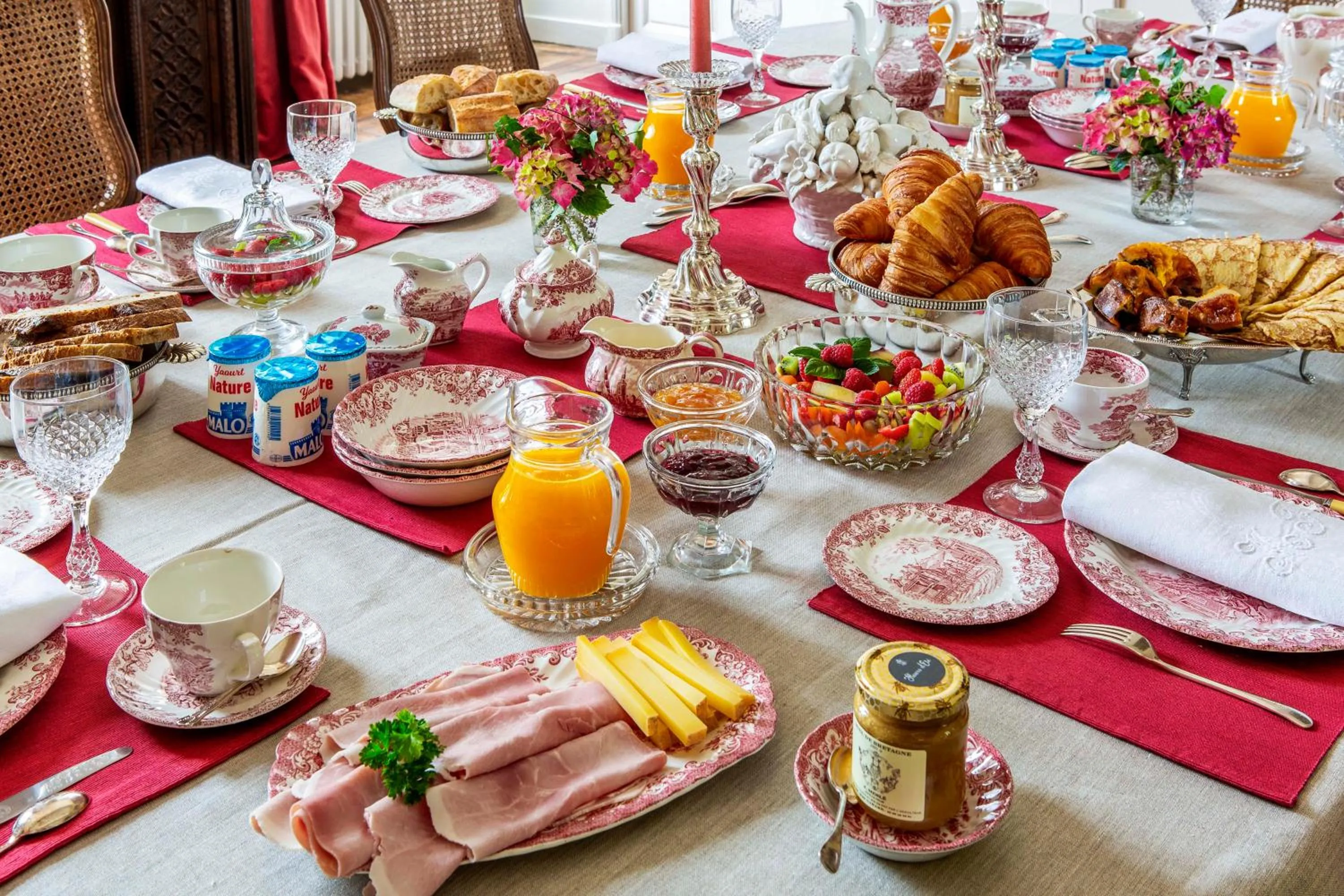 Breakfast in Chateau de la Villedubois