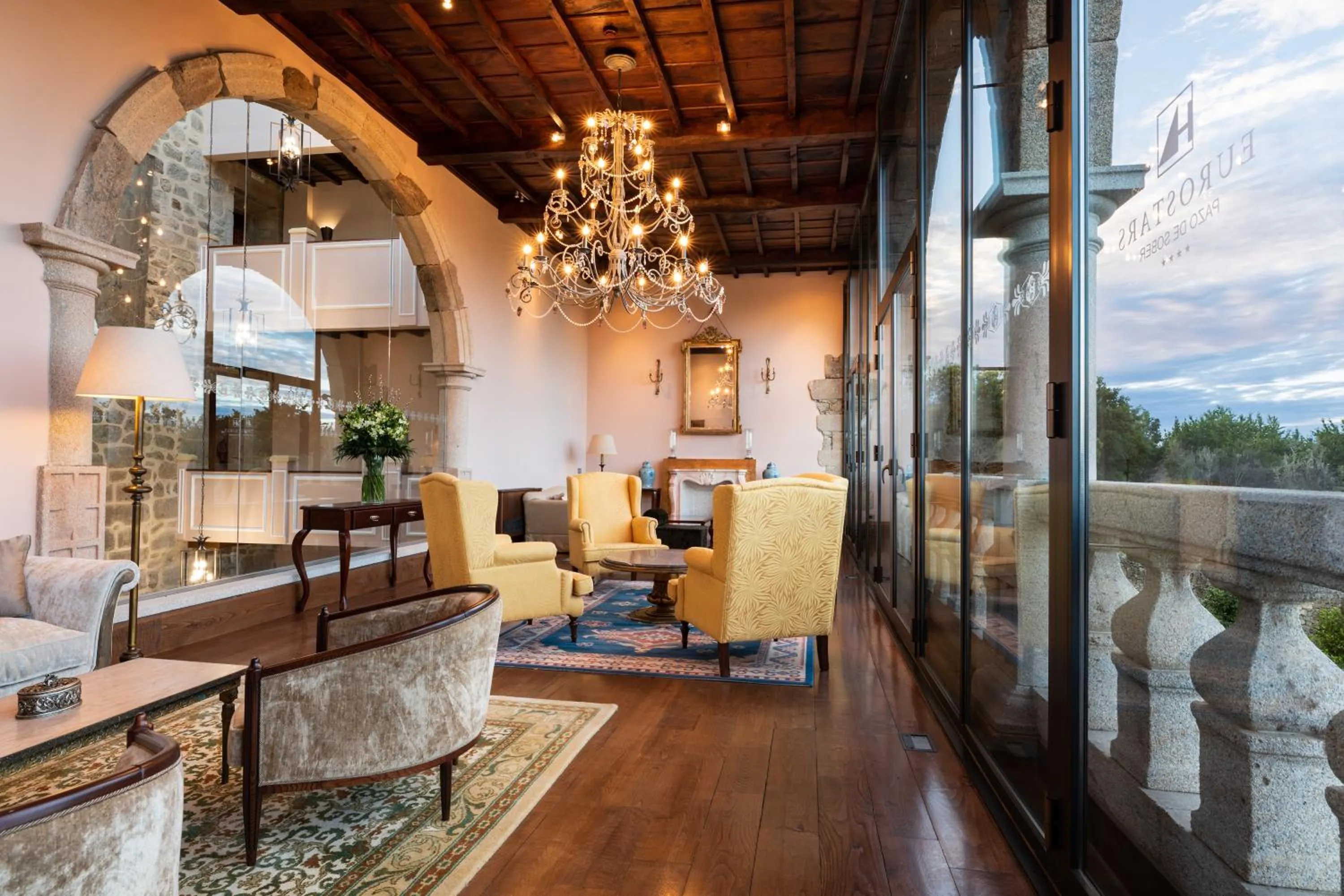 Living room in Áurea Palacio de Sober by Eurostars Hotel Company