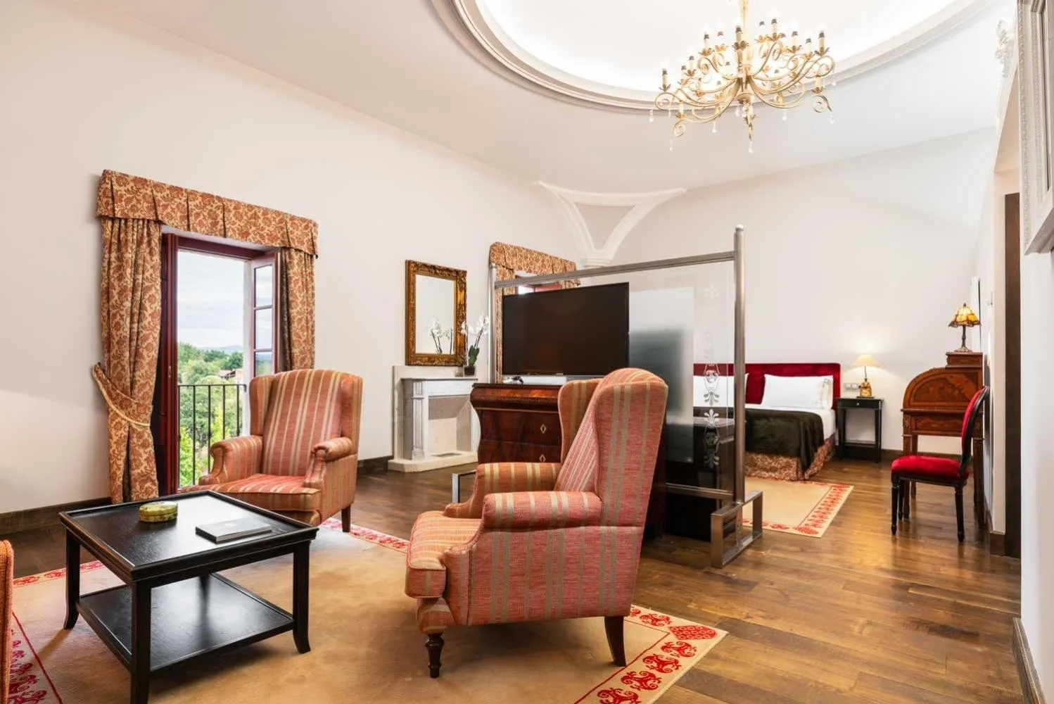 Communal lounge/ TV room in Áurea Palacio de Sober by Eurostars Hotel Company