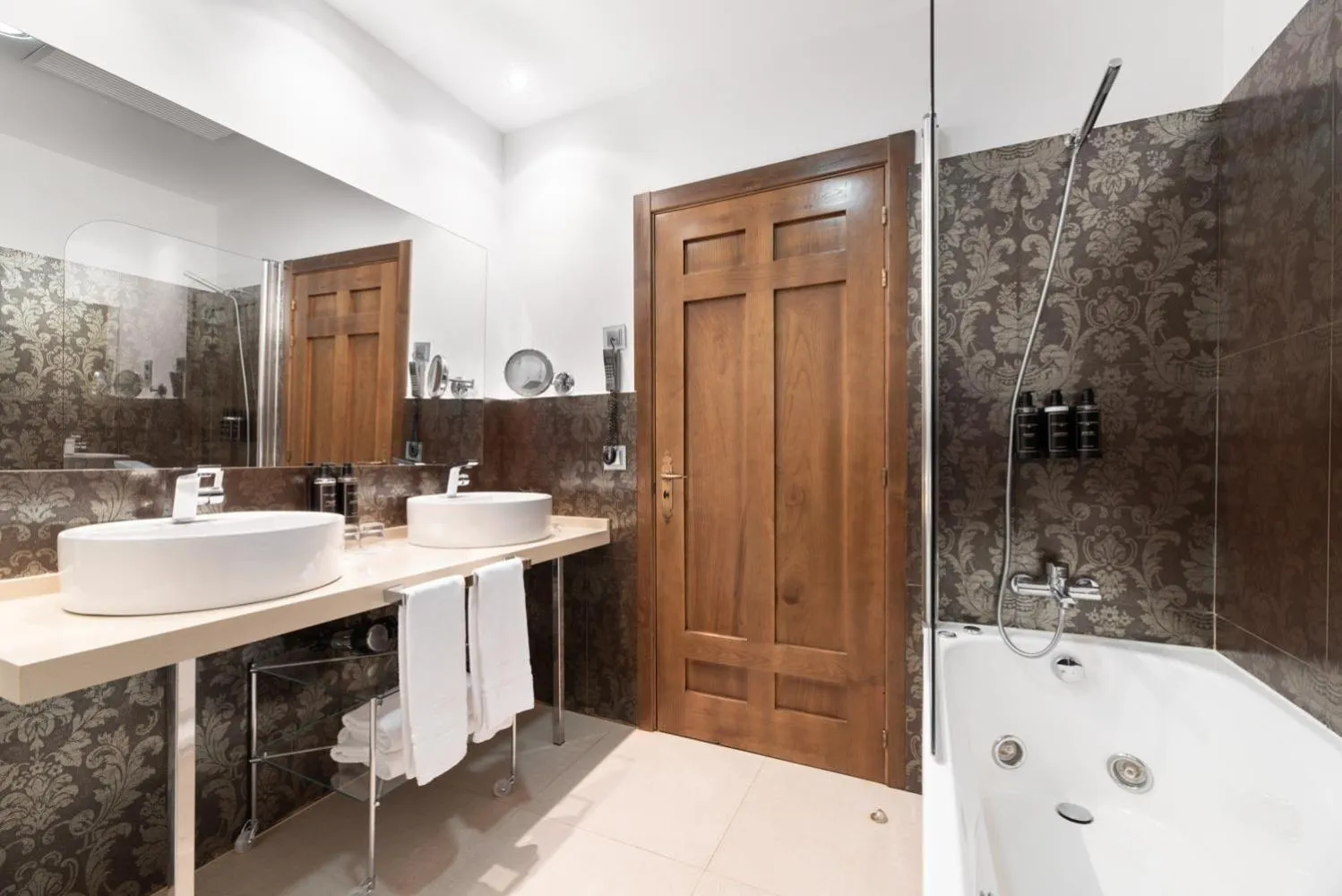 Shower in Áurea Palacio de Sober by Eurostars Hotel Company