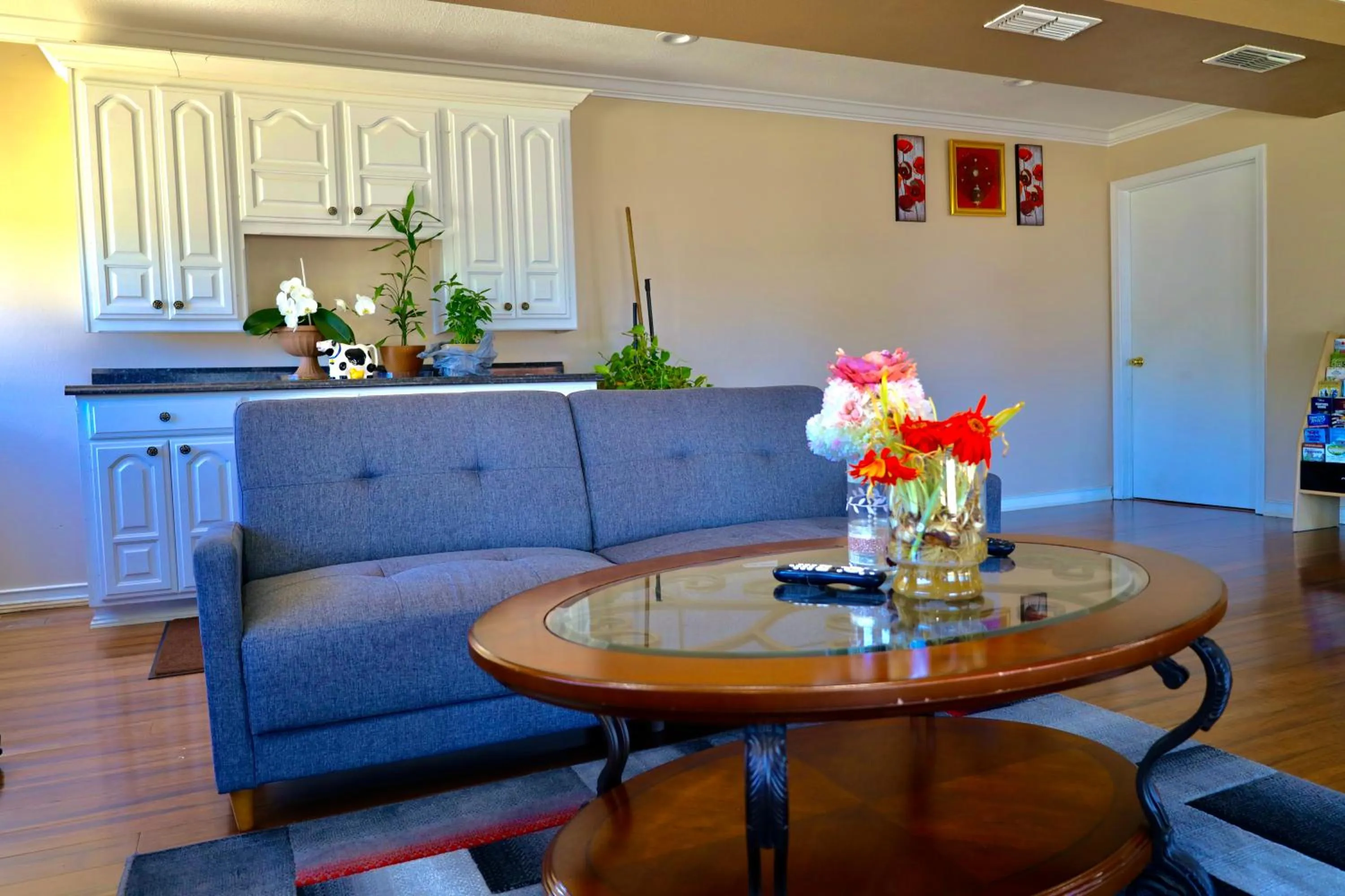 Lobby or reception in Regency Inn & Suites