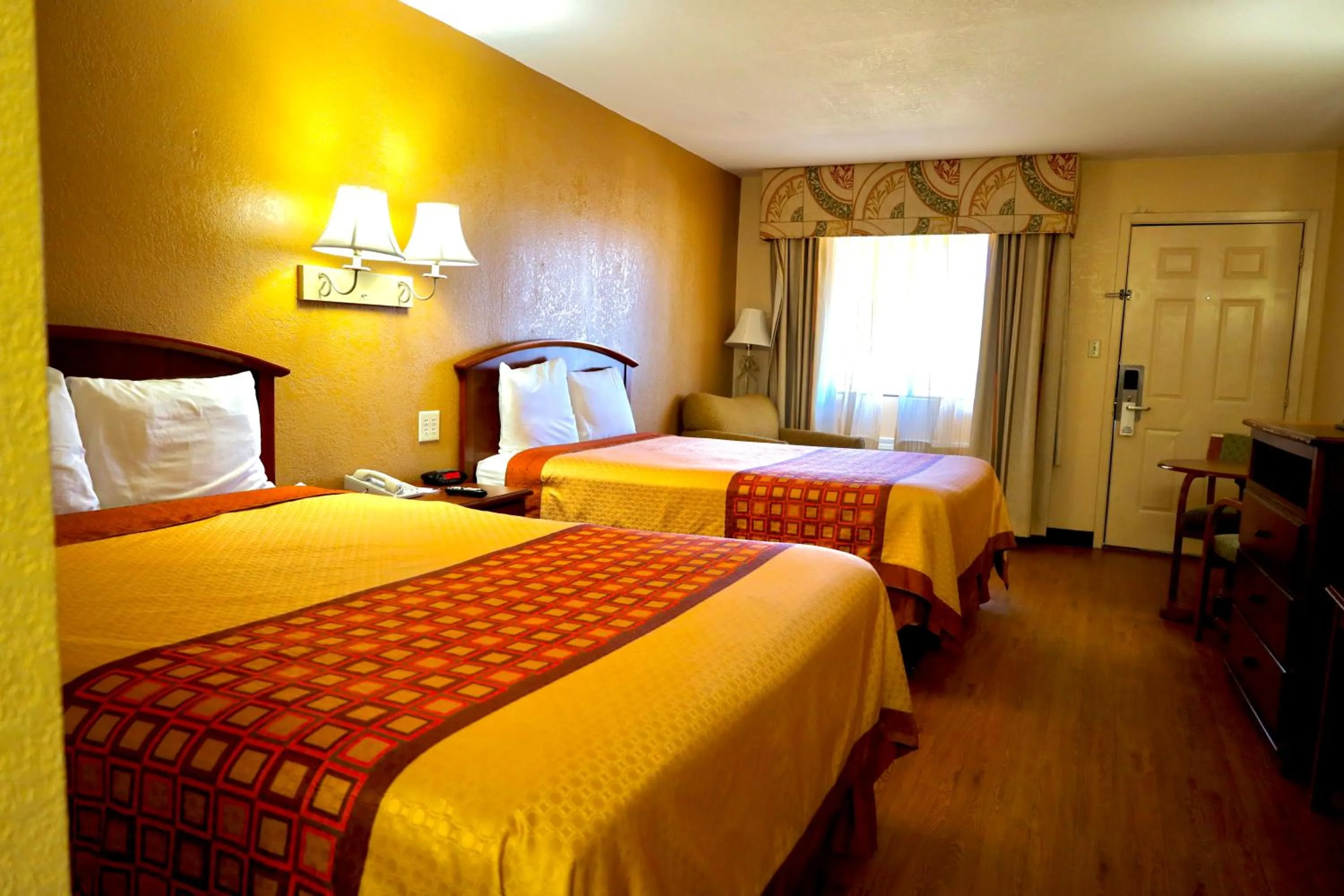 Bedroom, Bed in Regency Inn & Suites