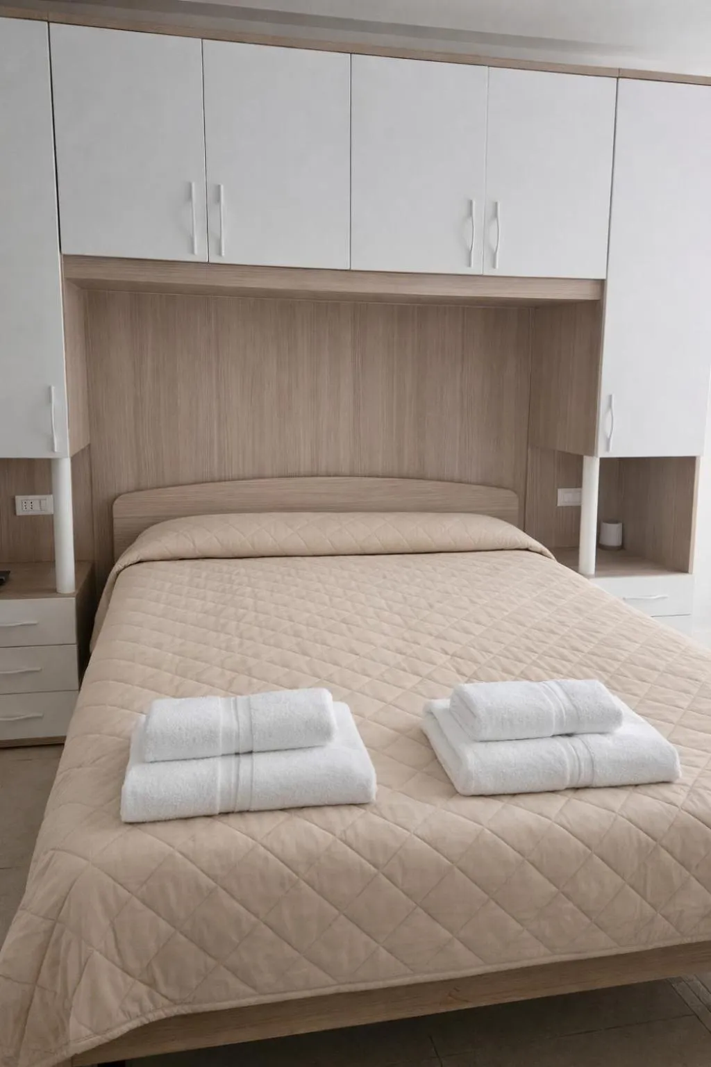 Bed in Residence Antares