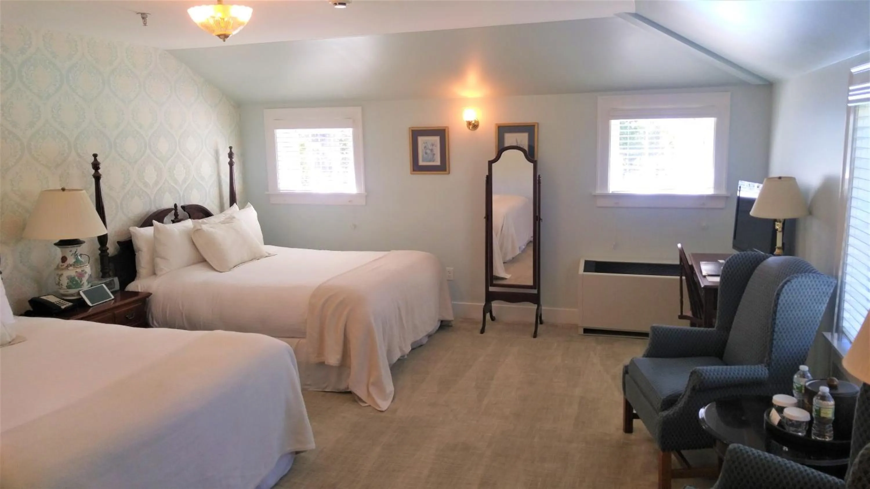 Bedroom, Bed in Black Point Inn