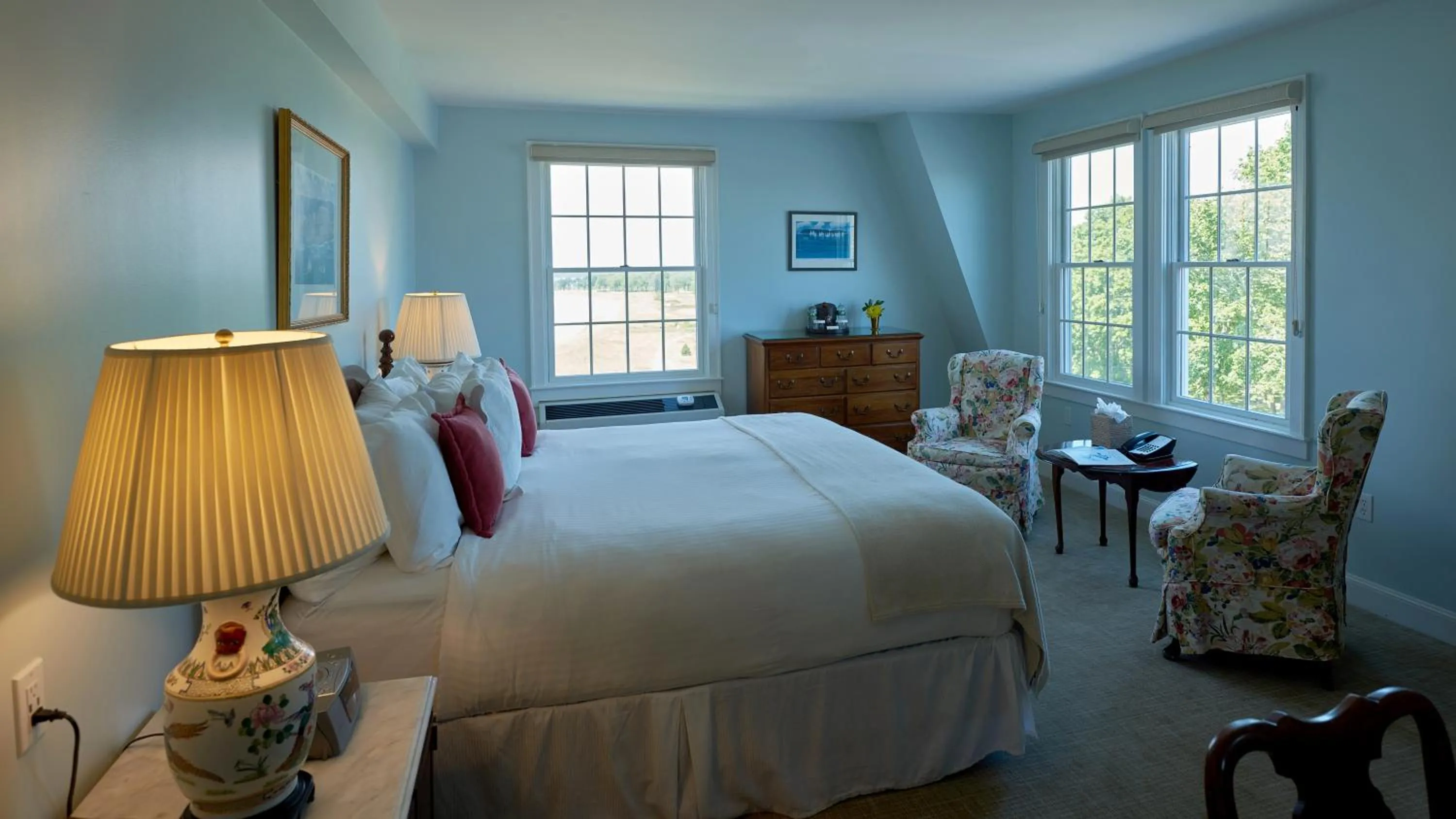 Bedroom, Bed in Black Point Inn