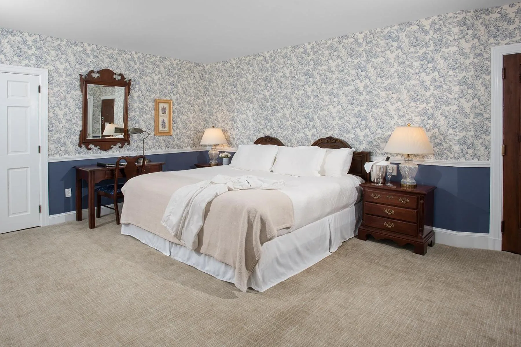Bedroom, Bed in Black Point Inn