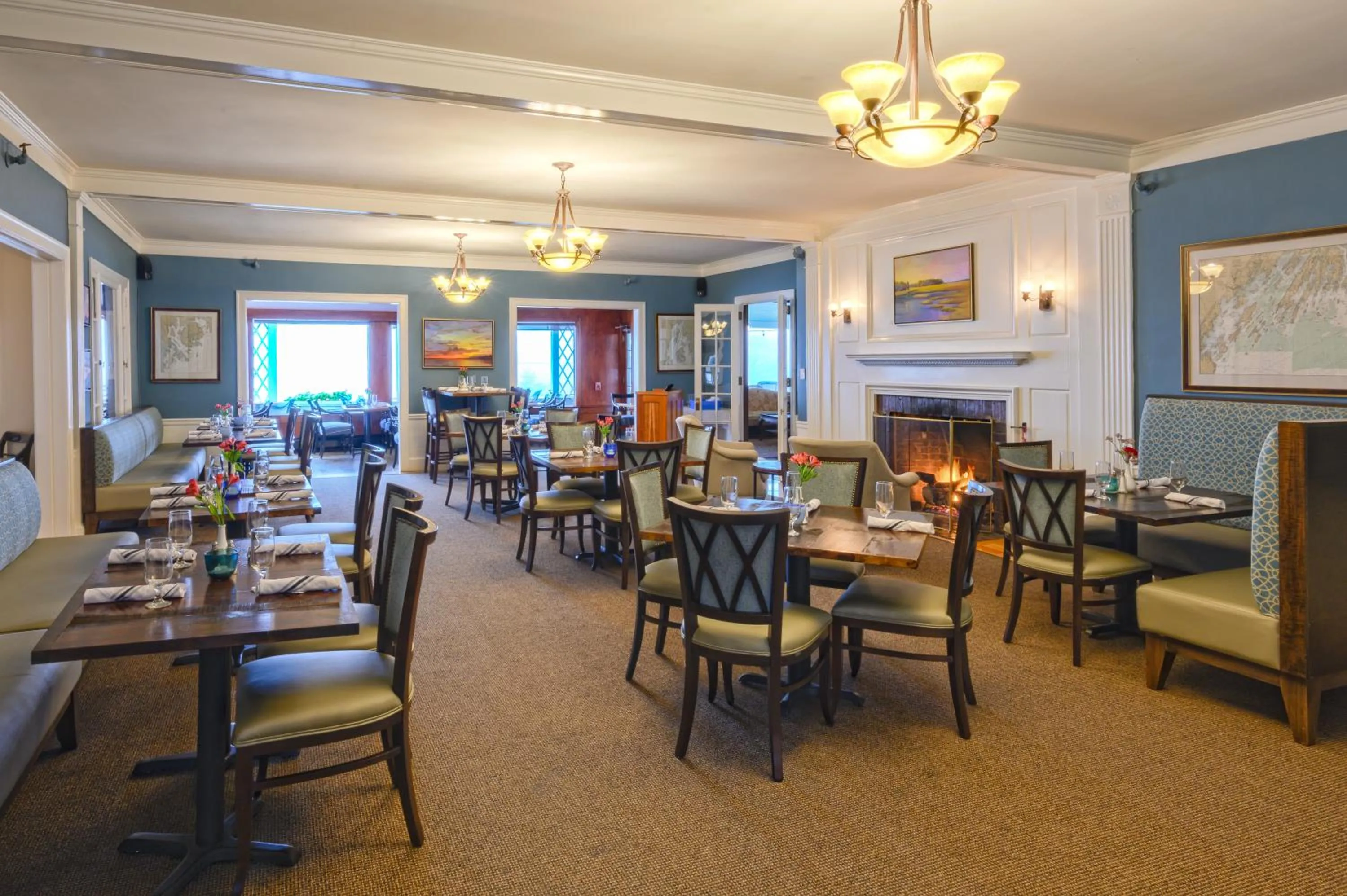 Restaurant/places to eat in Black Point Inn