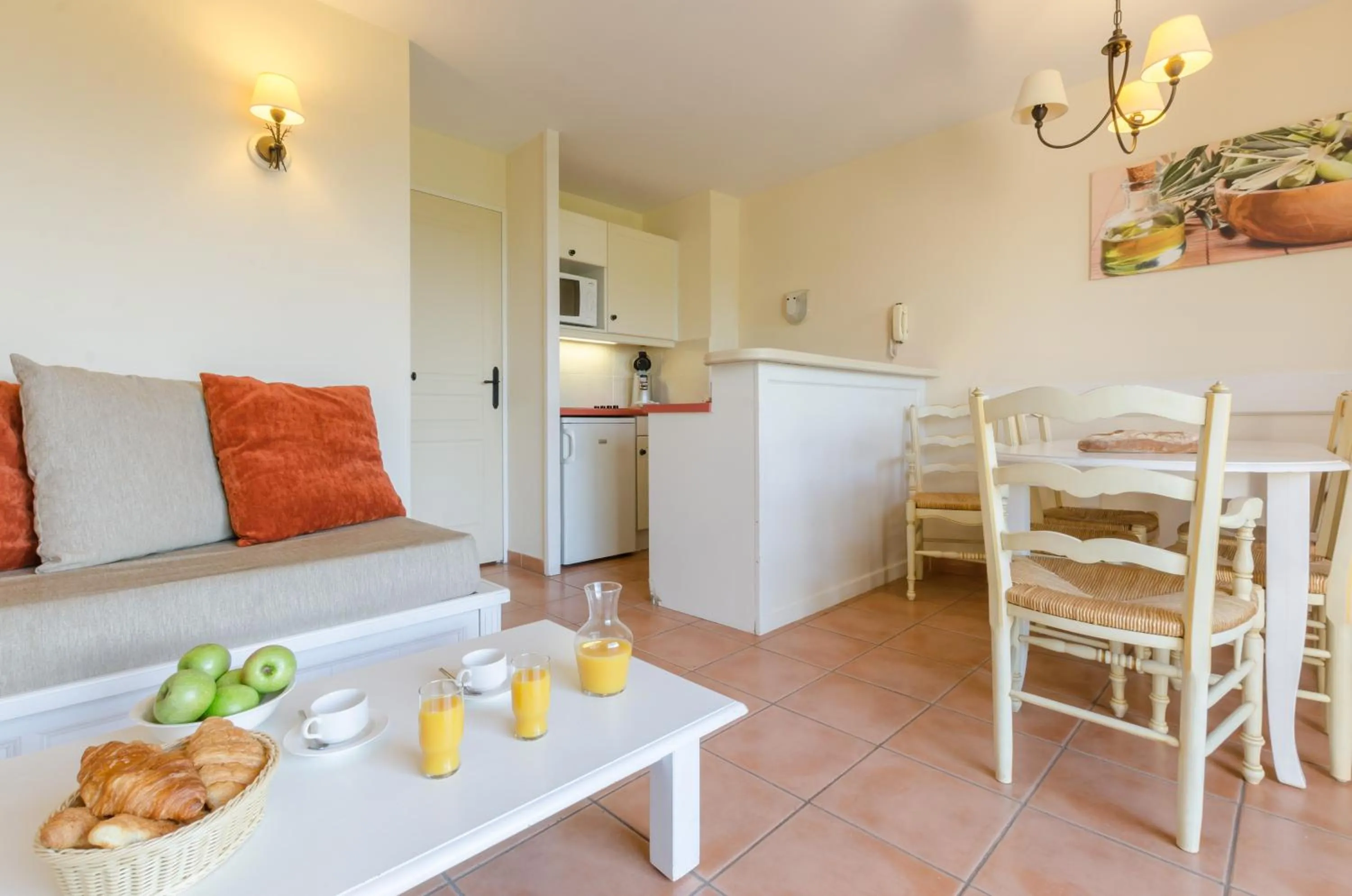 Kitchen or kitchenette in Village Pierre & Vacances Pont Royal en Provence