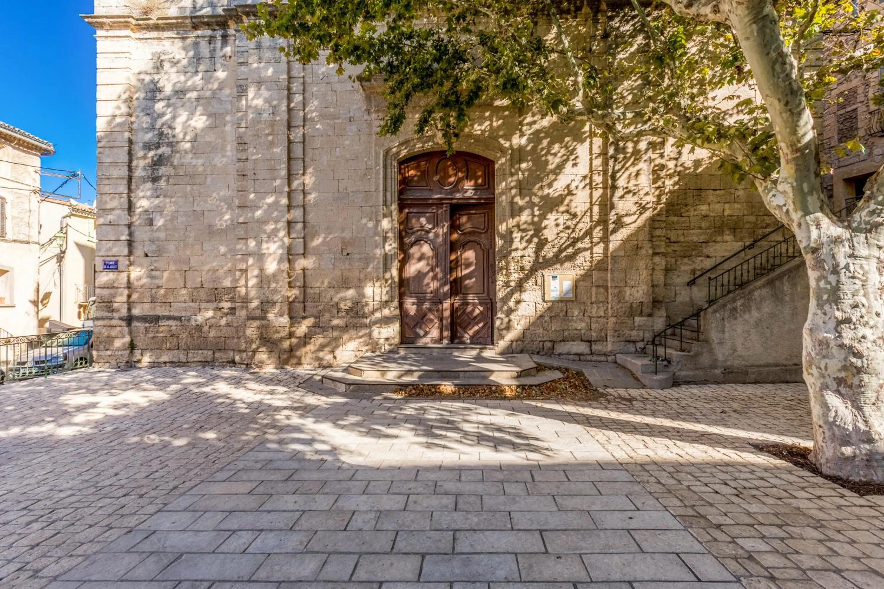 Nearby landmark in Village Pierre & Vacances Pont Royal en Provence