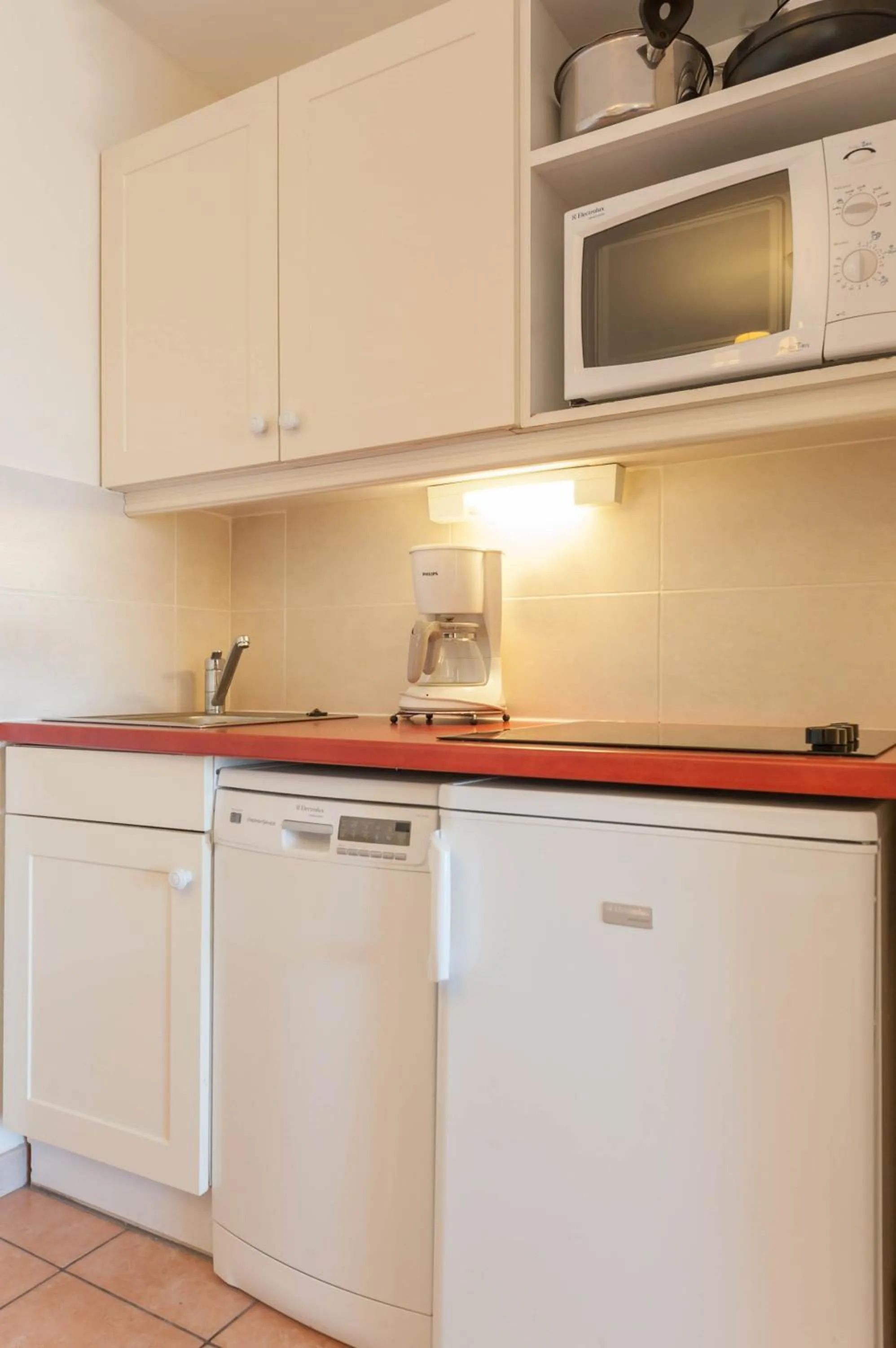 Kitchen or kitchenette in Village Pierre & Vacances Pont Royal en Provence