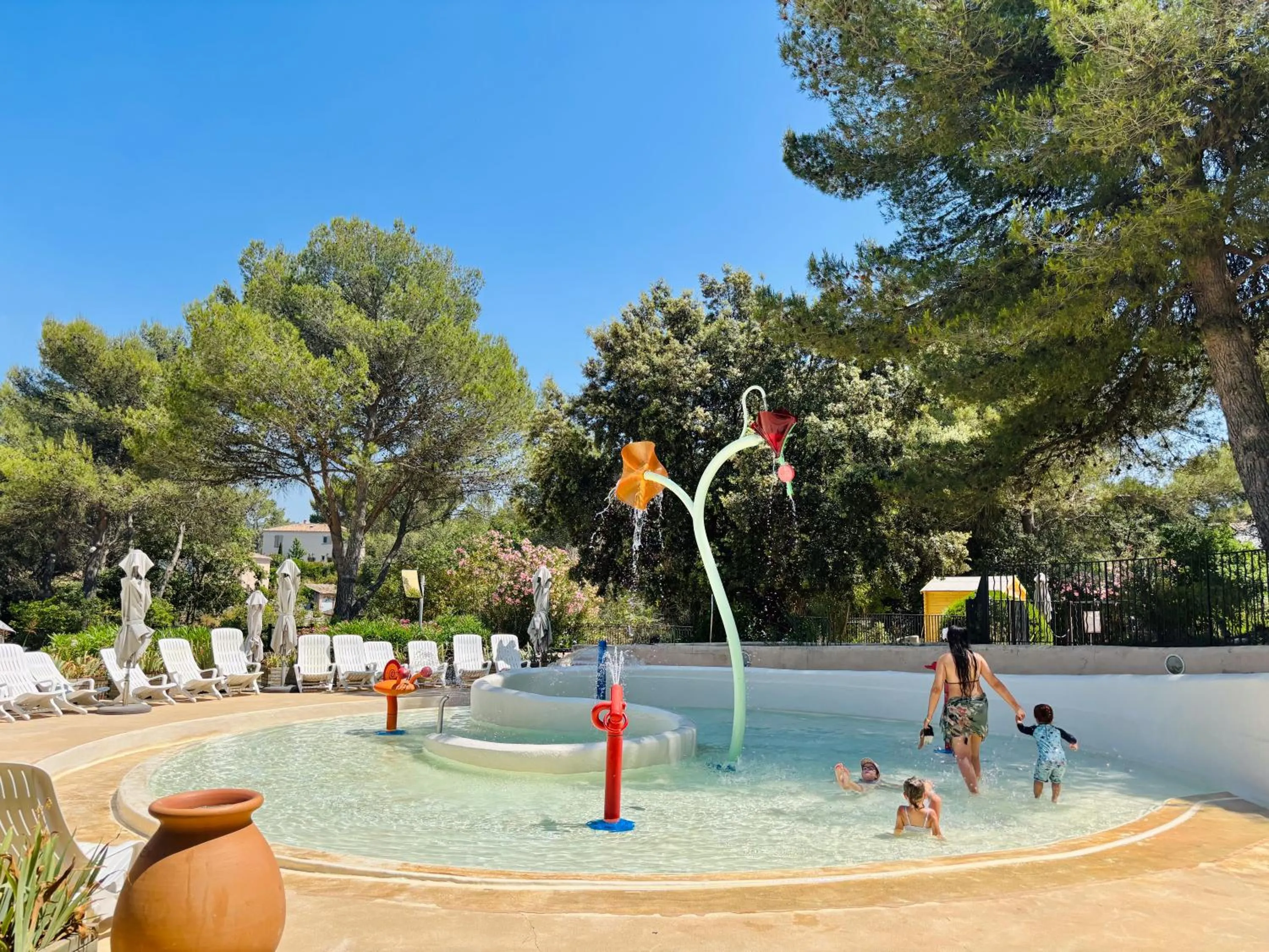 Day in Village Pierre & Vacances Pont Royal en Provence