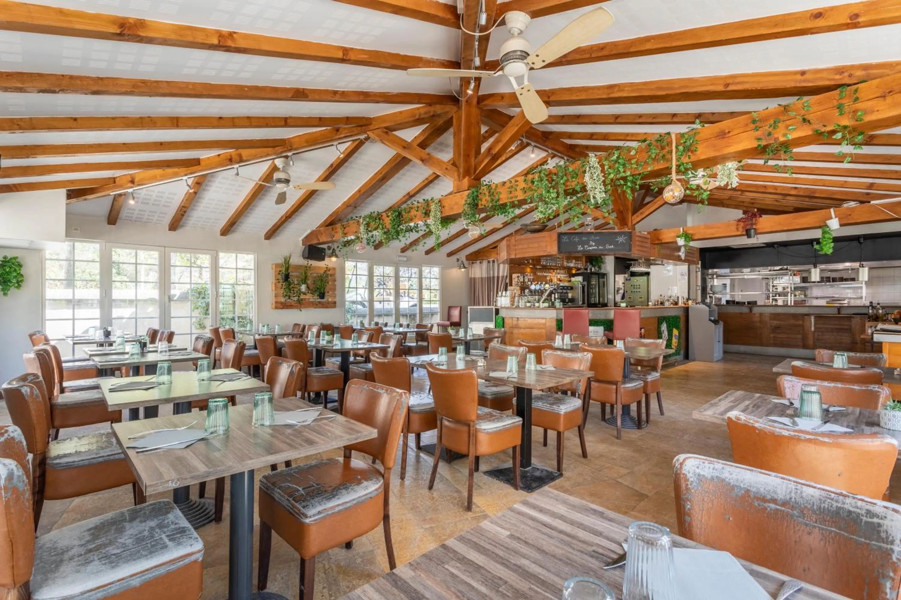 Restaurant/places to eat in Village Pierre & Vacances Pont Royal en Provence