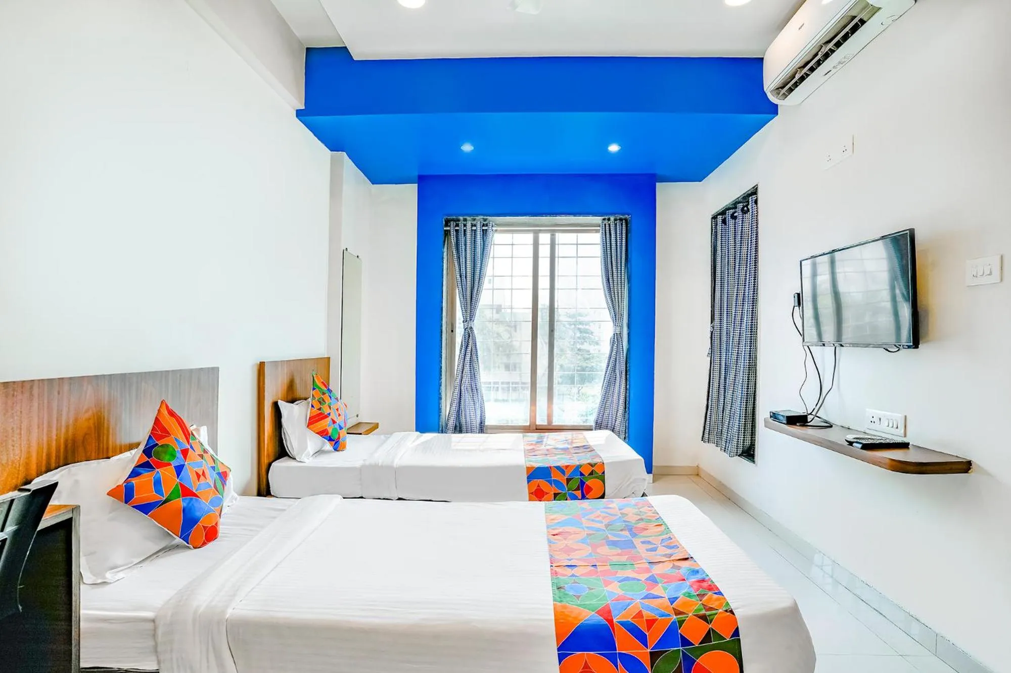 Communal lounge/ TV room, Bed in FabHotel 24 Baner - Nr MCF Camp