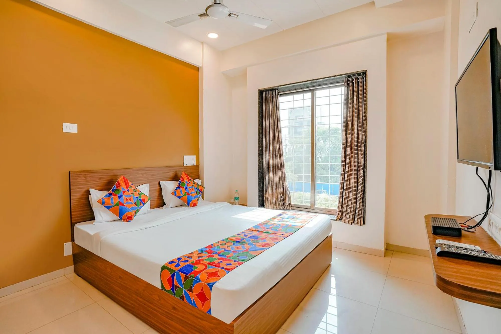 Communal lounge/ TV room, Bed in FabHotel 24 Baner - Nr MCF Camp