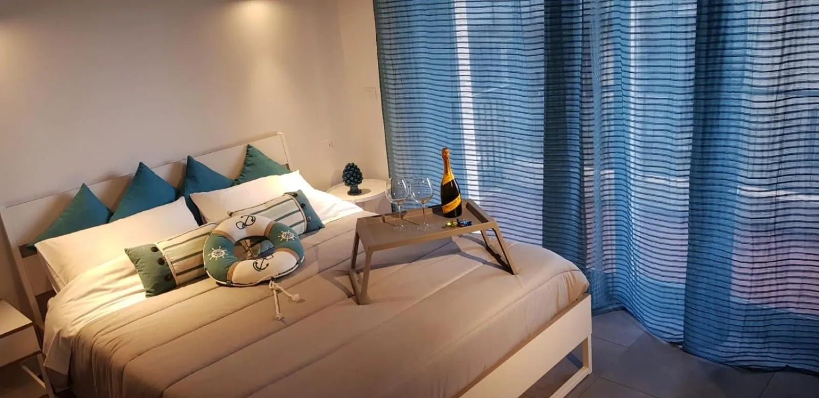 Other, Bed in LA FINESTRA SUL PORTO