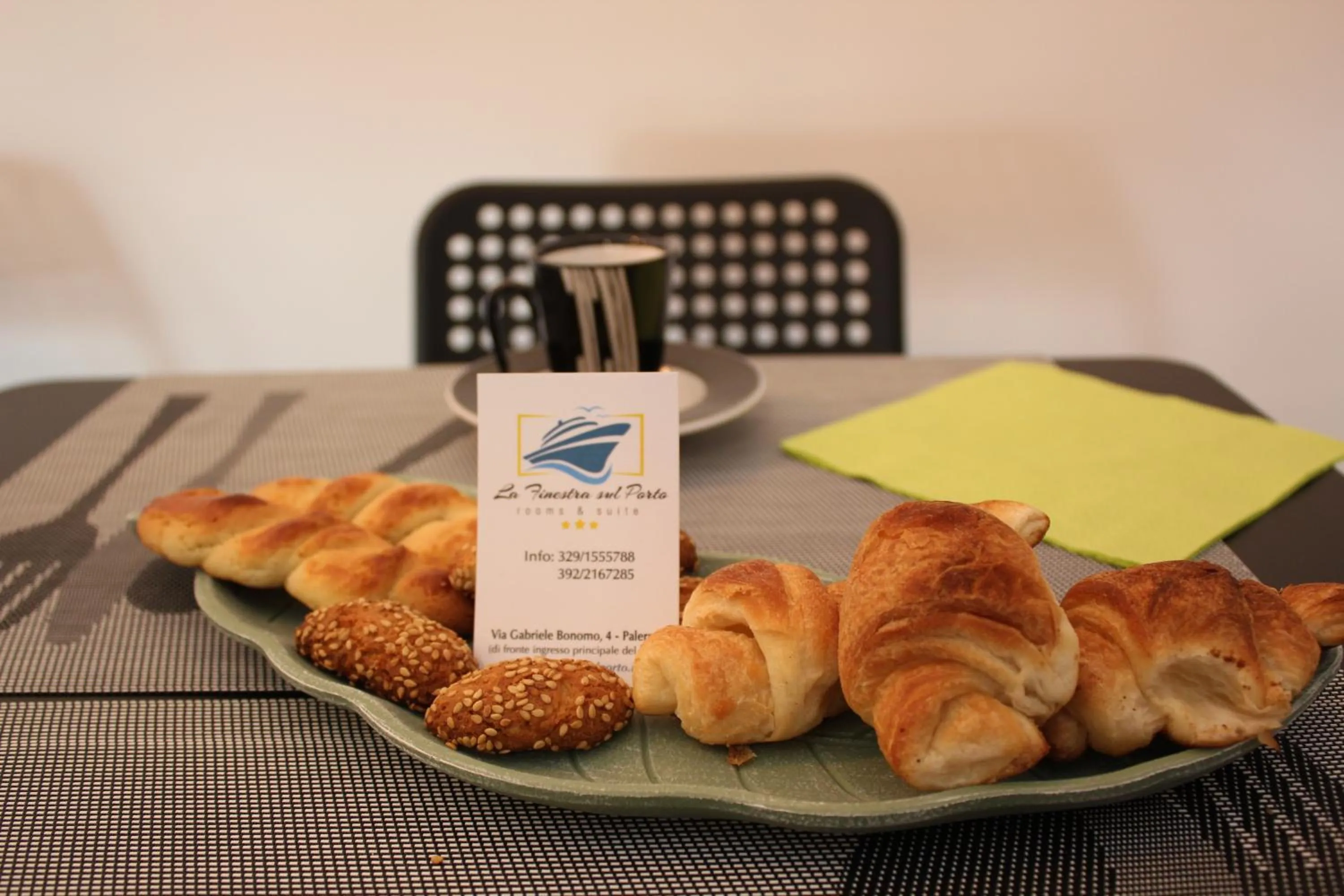 Breakfast in LA FINESTRA SUL PORTO