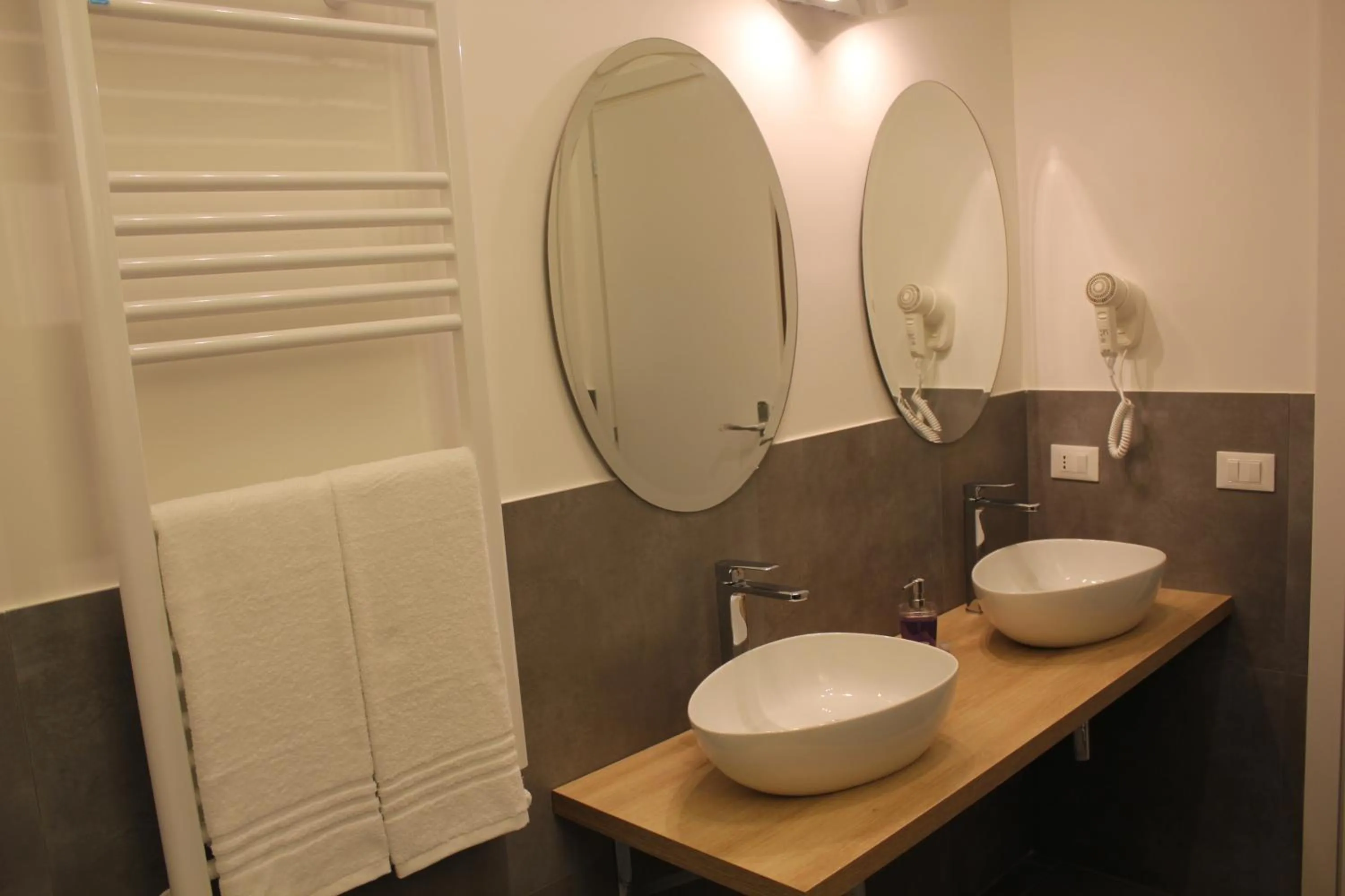 Bathroom in LA FINESTRA SUL PORTO