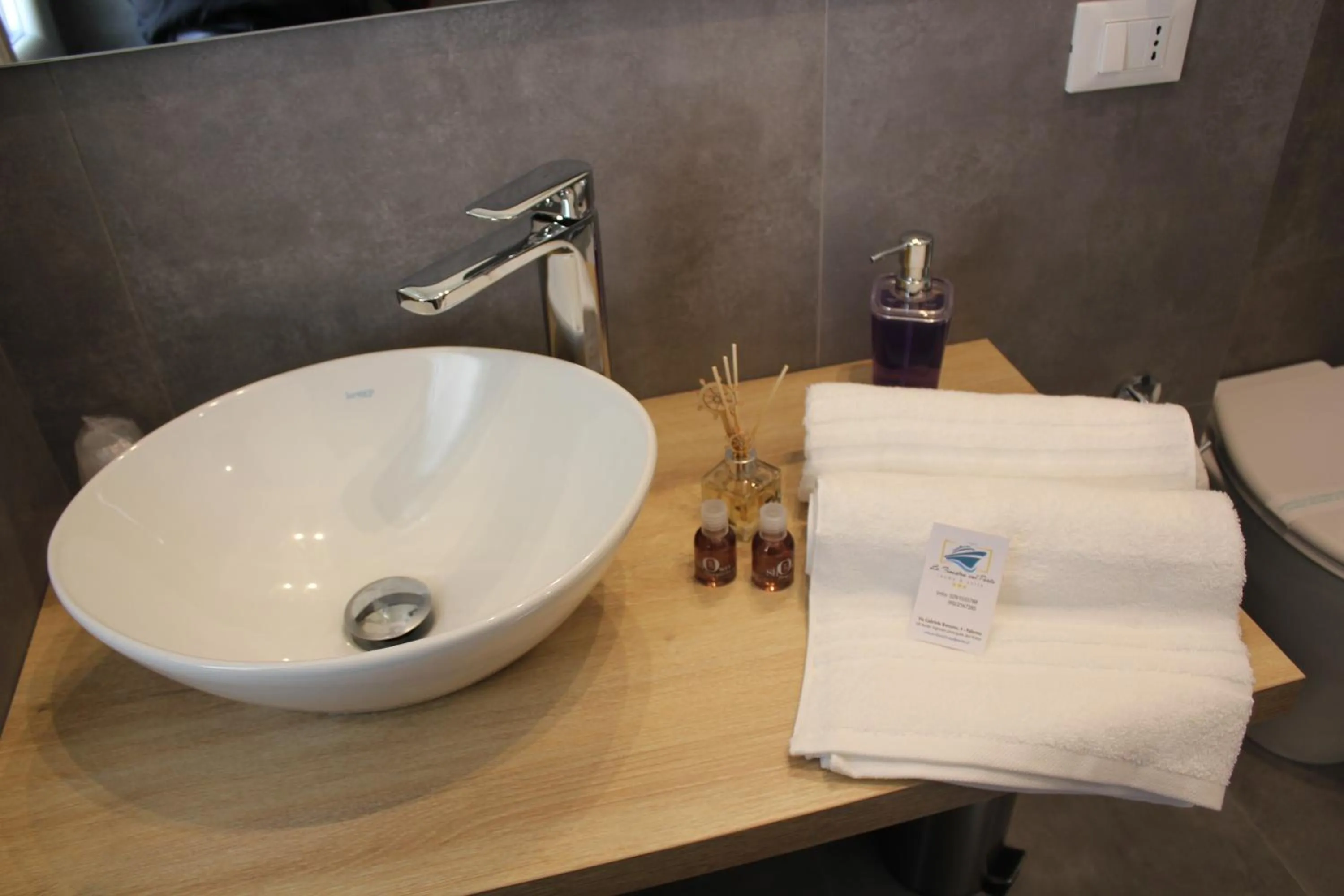 Bathroom in LA FINESTRA SUL PORTO