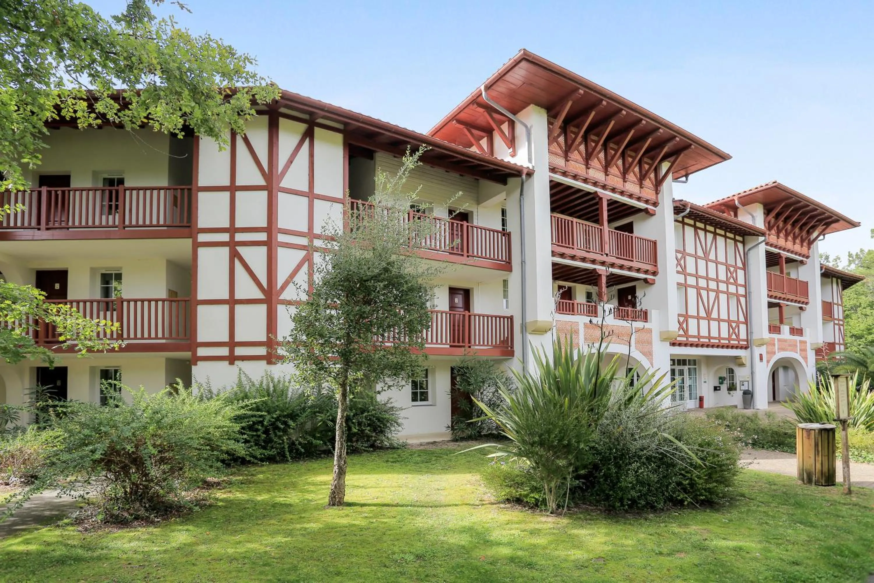 Property building in Résidence Pierre & Vacances Le Domaine de Gascogne