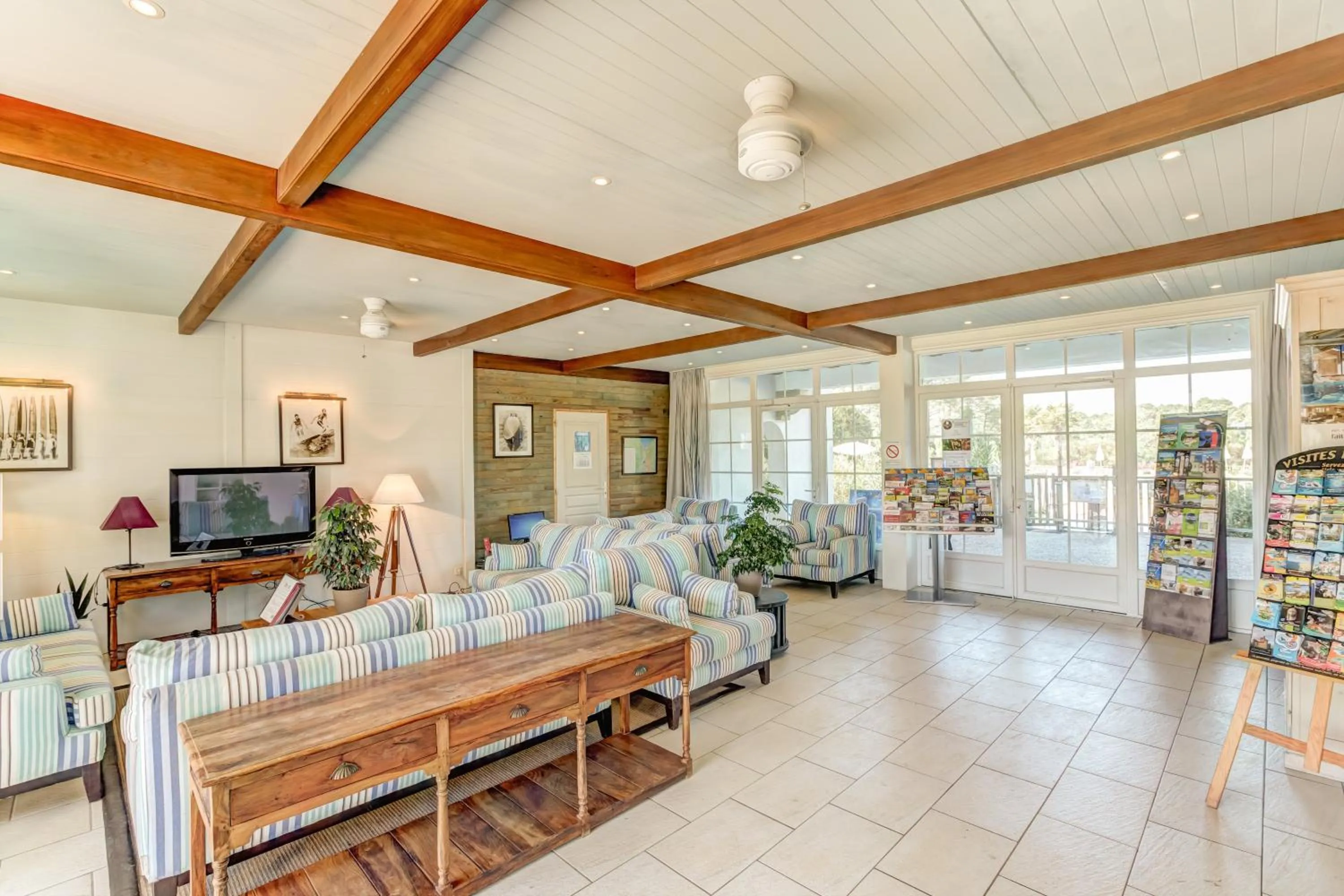 Communal lounge/ TV room in Résidence Pierre & Vacances Le Domaine de Gascogne