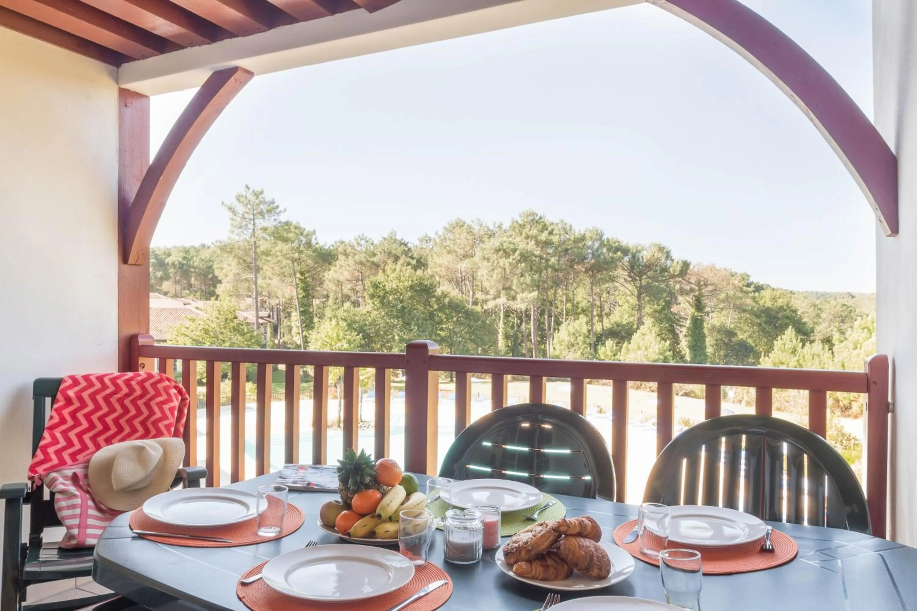 Patio in Résidence Pierre & Vacances Le Domaine de Gascogne