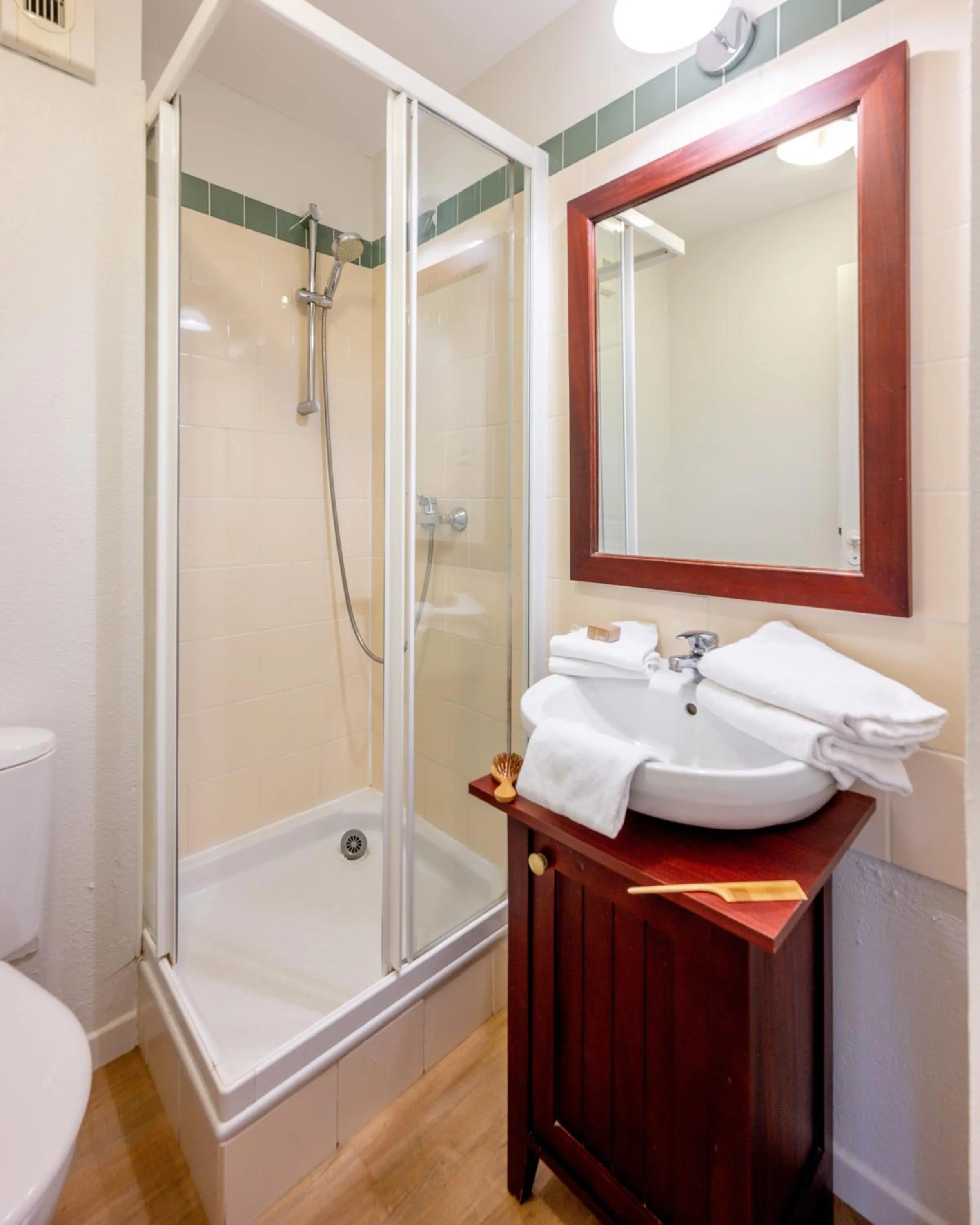 Shower in Résidence Pierre & Vacances Le Domaine de Gascogne