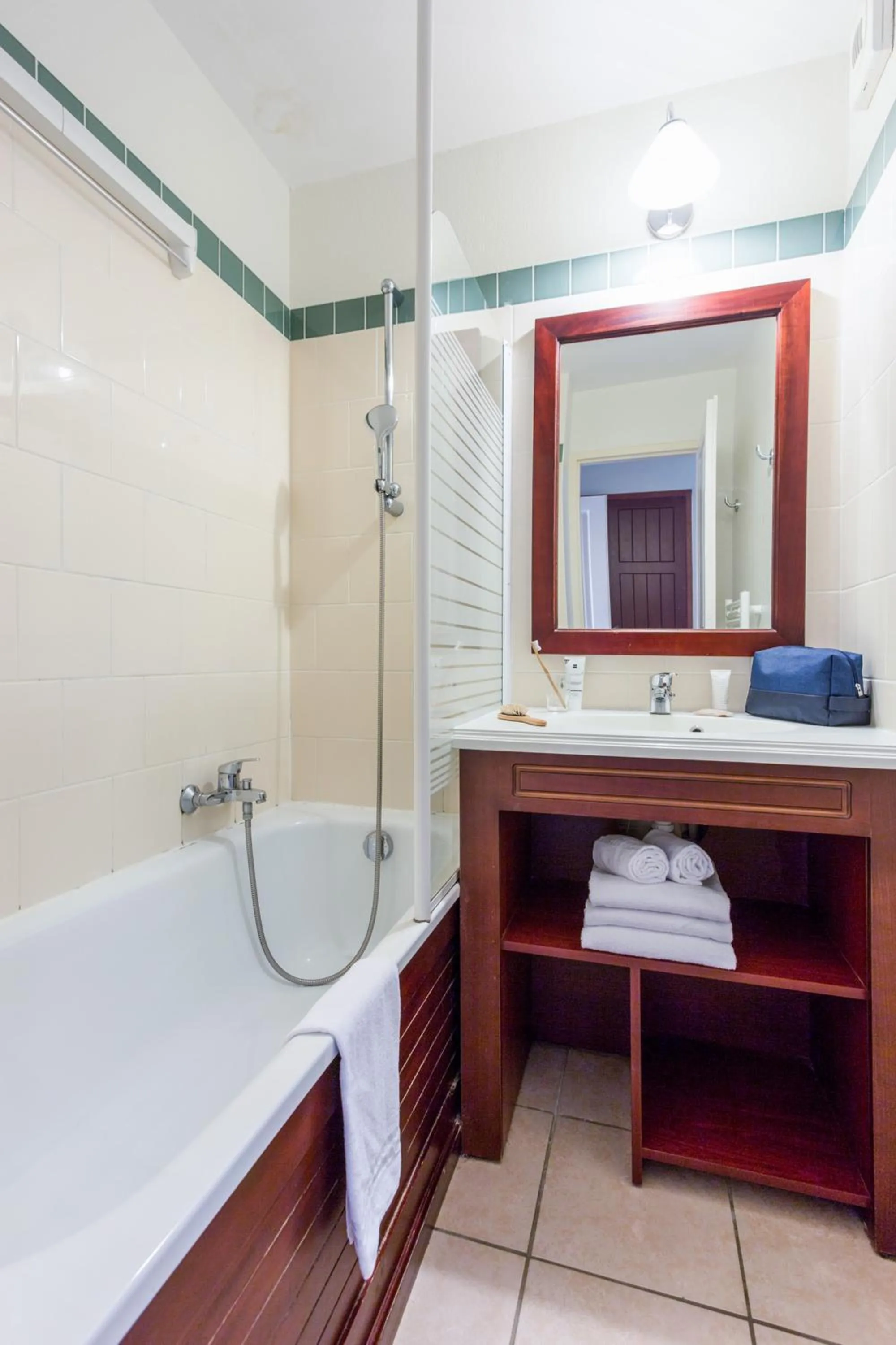 Shower in Résidence Pierre & Vacances Le Domaine de Gascogne