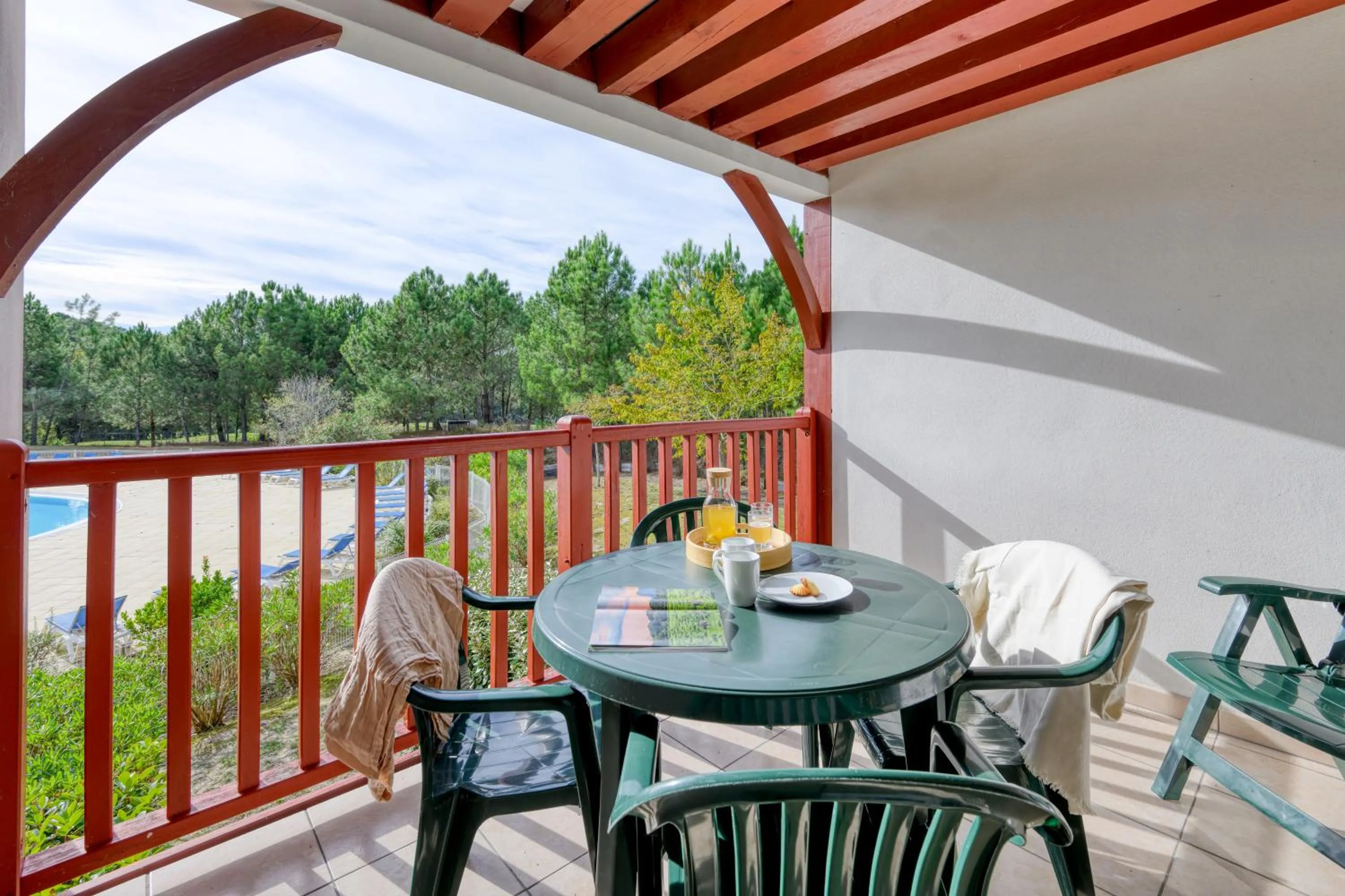 Patio in Résidence Pierre & Vacances Le Domaine de Gascogne