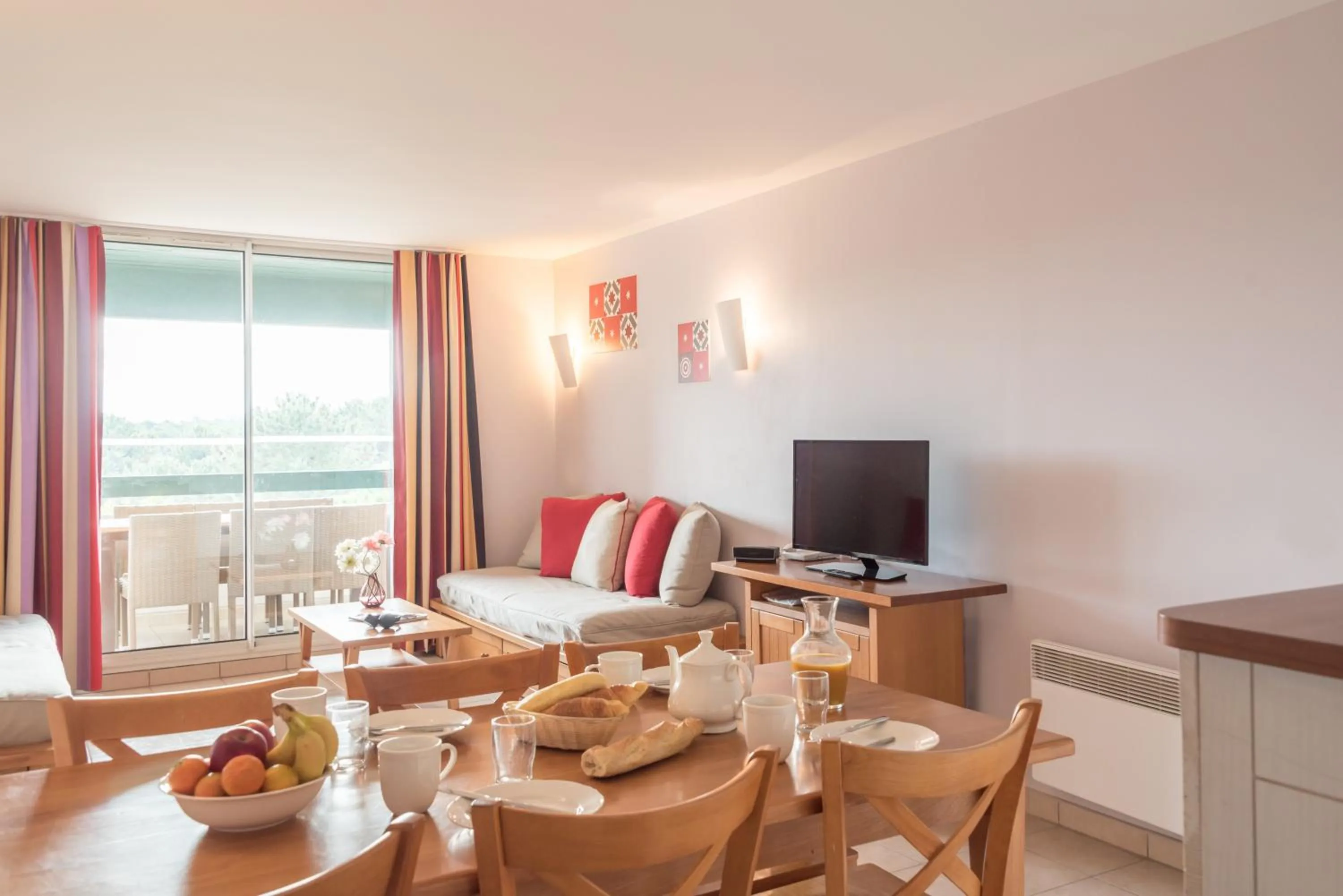 Communal lounge/ TV room in Village Pierre & Vacances Moliets