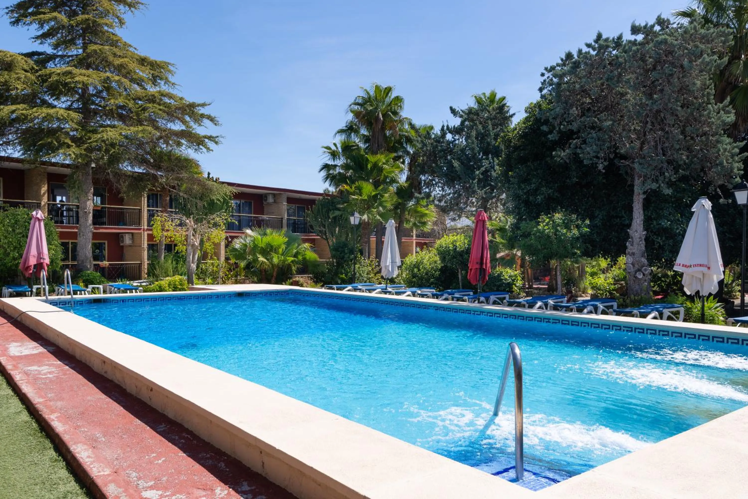 Day in APARTAMENTOS PALASIET