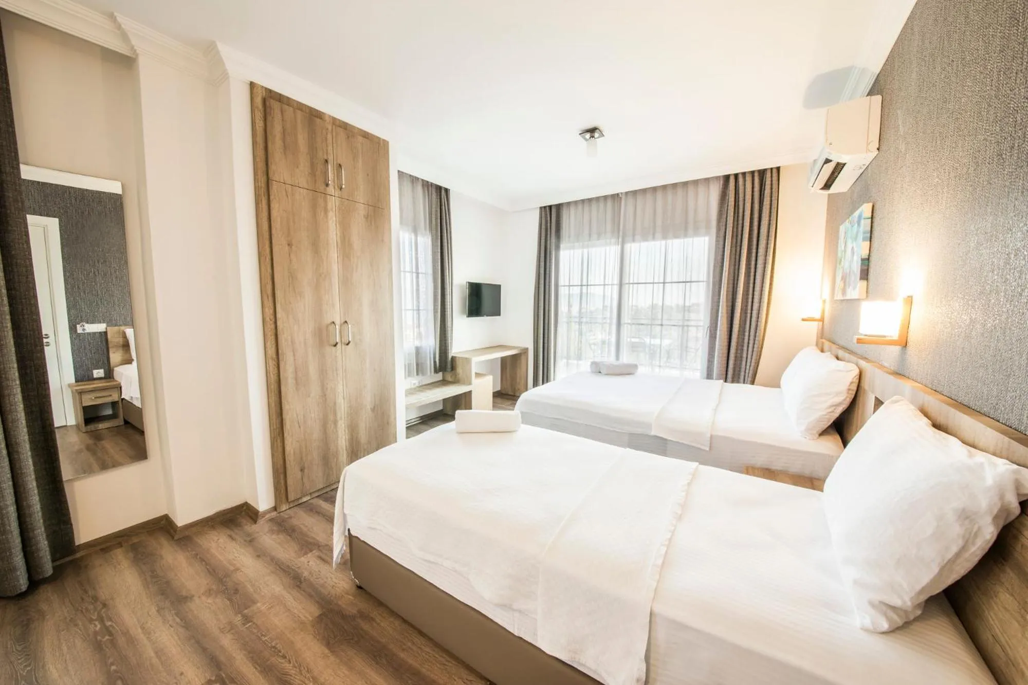 Bed in dekatria rooms&aparts