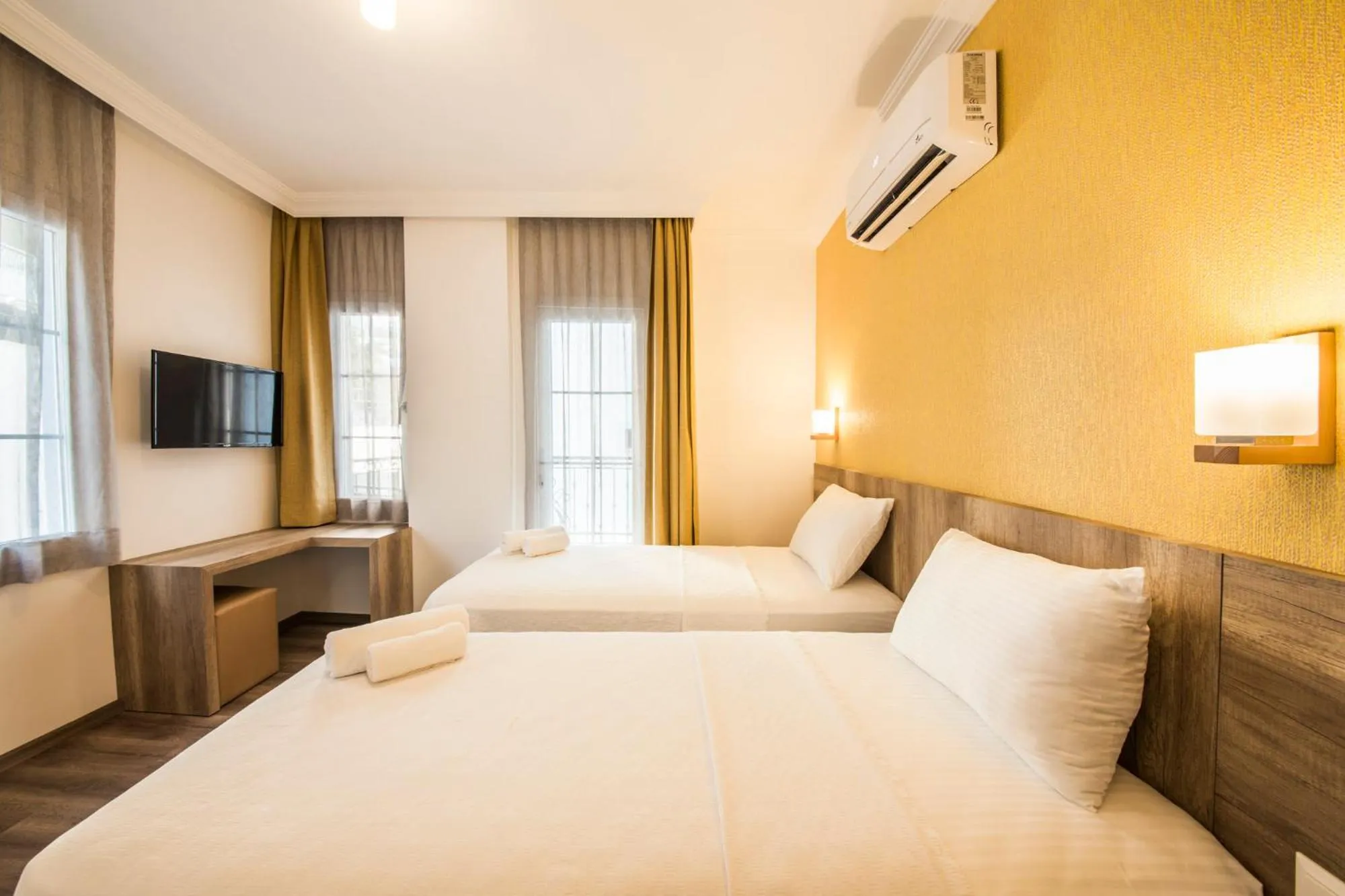 Bed in dekatria rooms&aparts