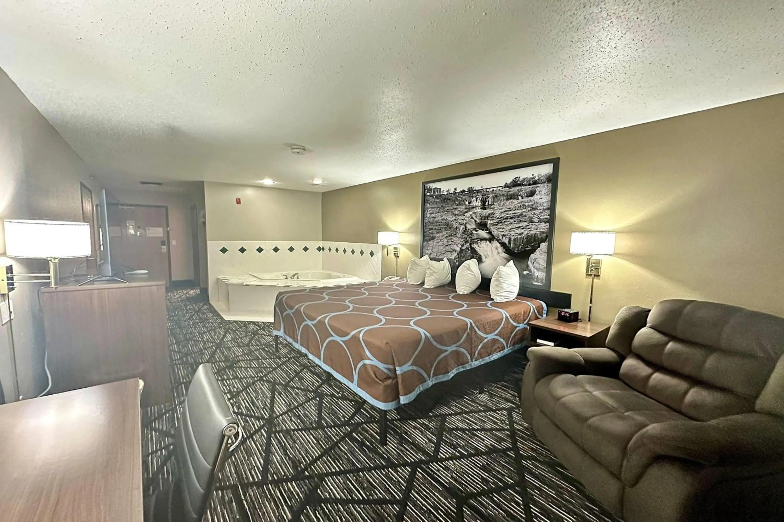 Photo of the whole room, Bed in Super 8 by Wyndham Sisseton