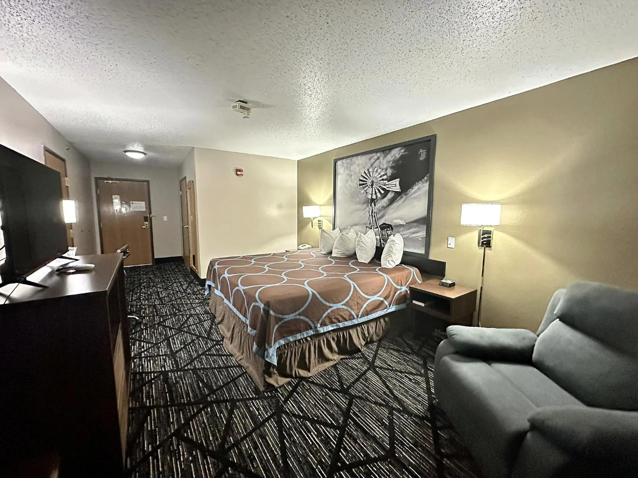 Bed in Super 8 by Wyndham Sisseton