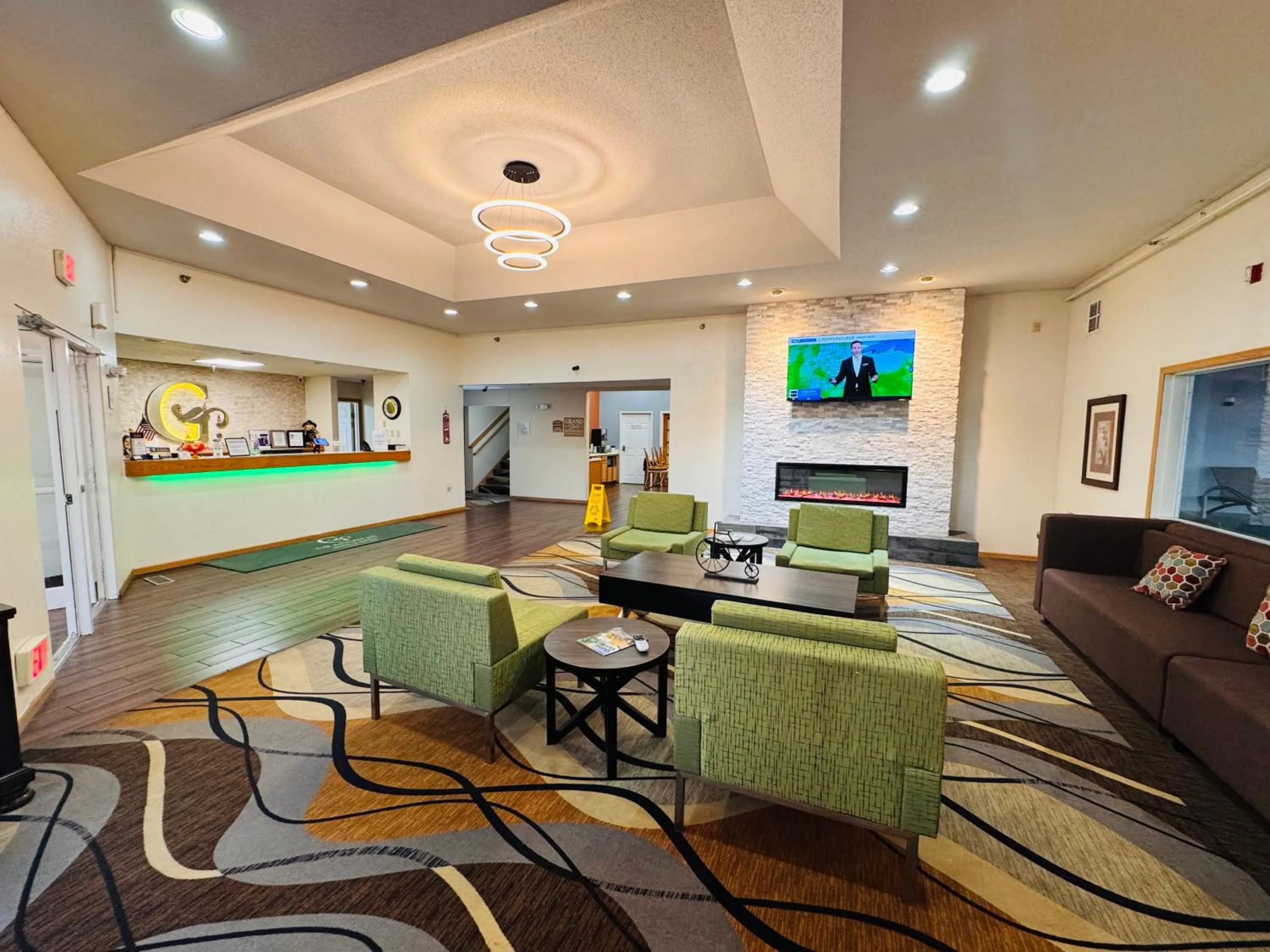 Lobby or reception in GrandStay Hotel and Suite Waseca