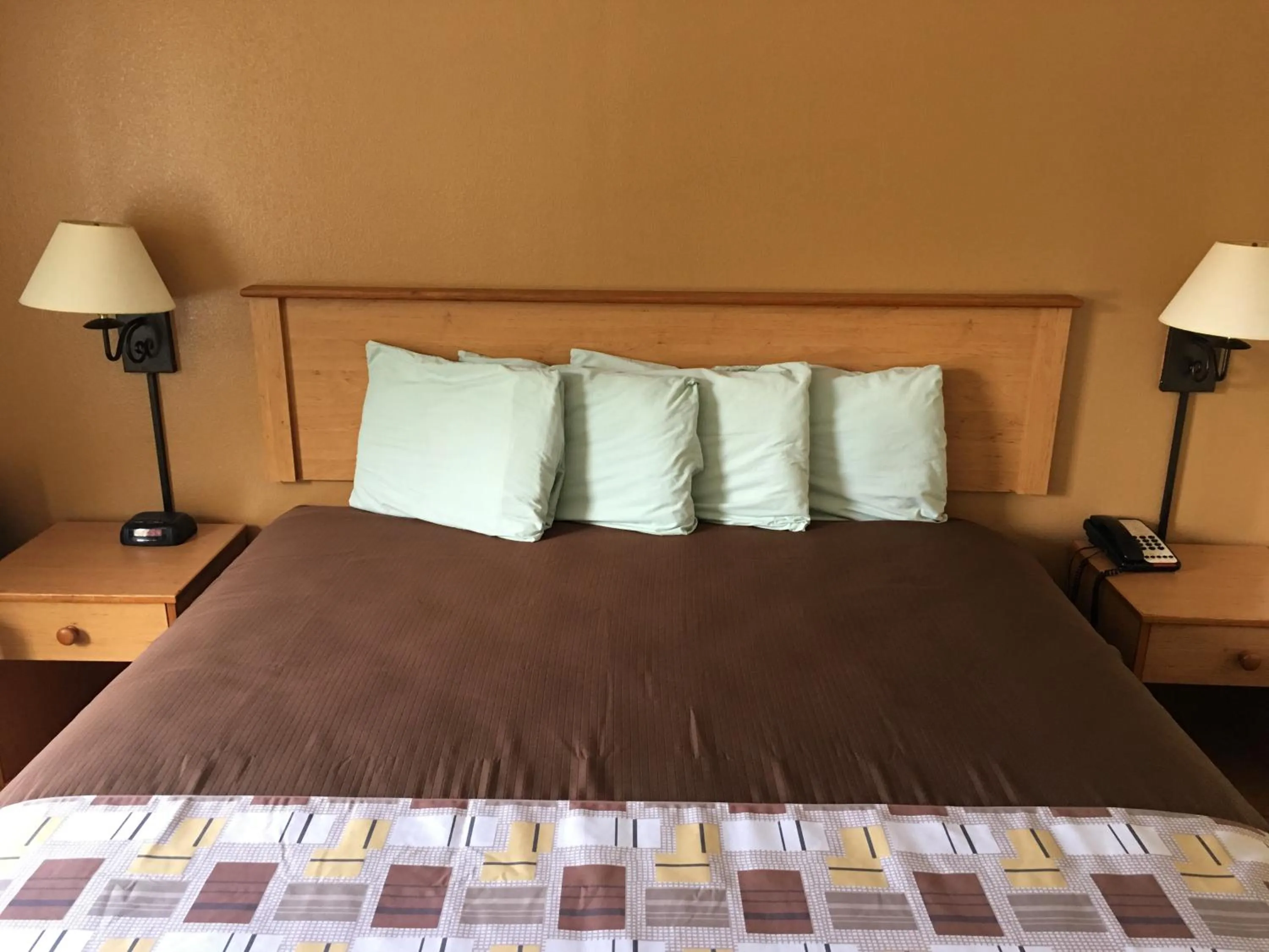 Bed in Hometown Inn-Soddy Daisy