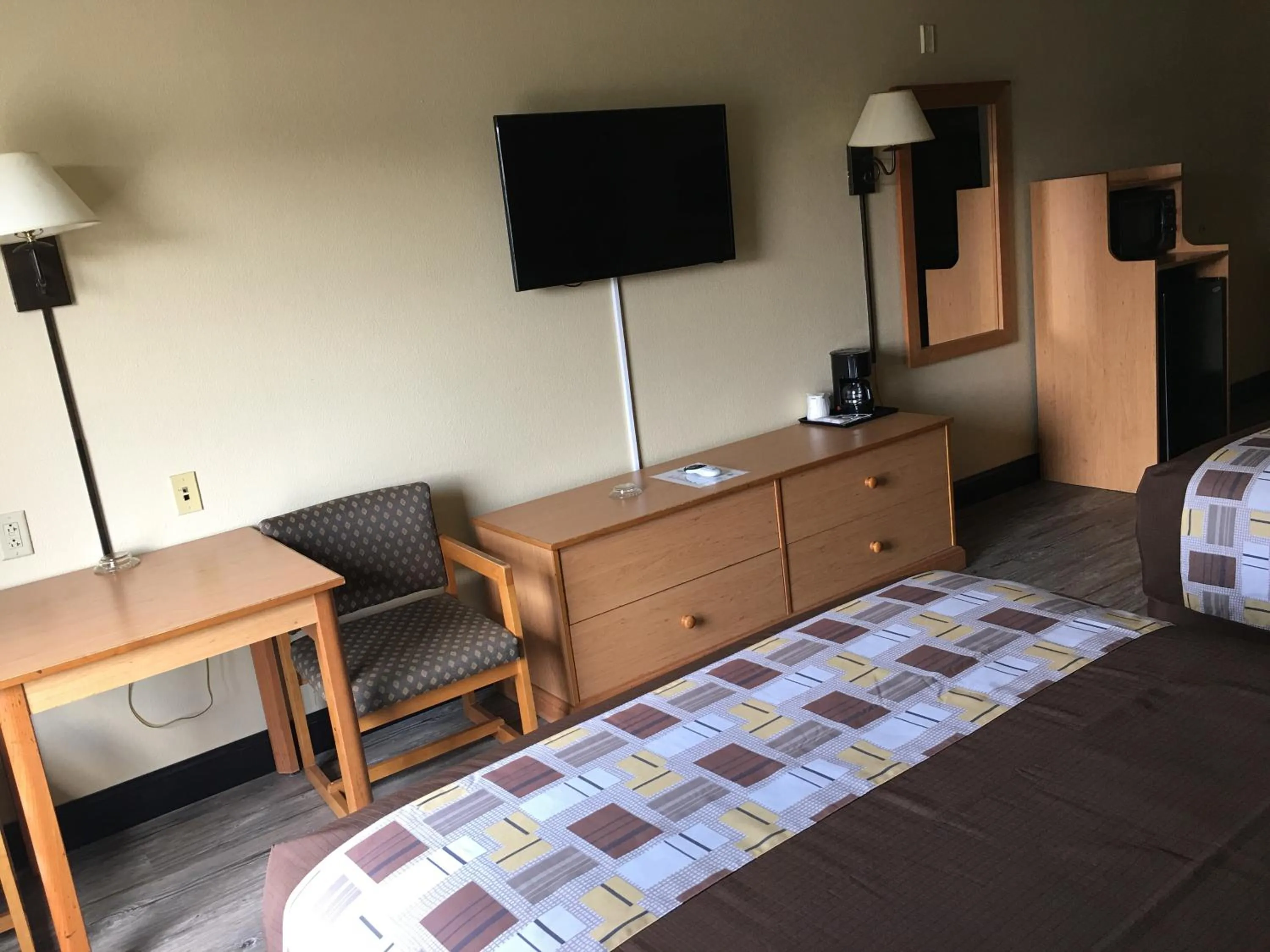 Bed in Hometown Inn-Soddy Daisy