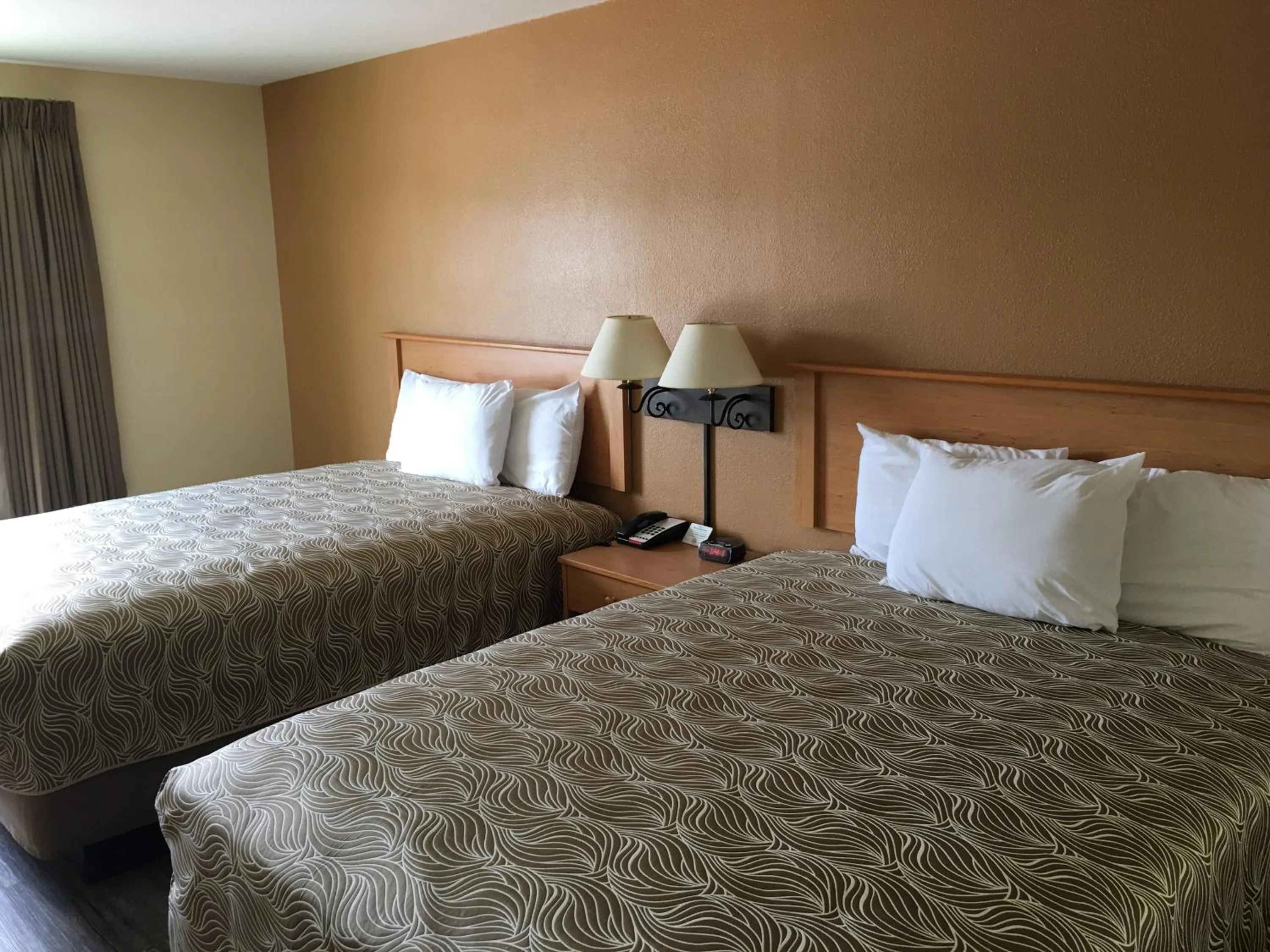 Bed in Hometown Inn-Soddy Daisy