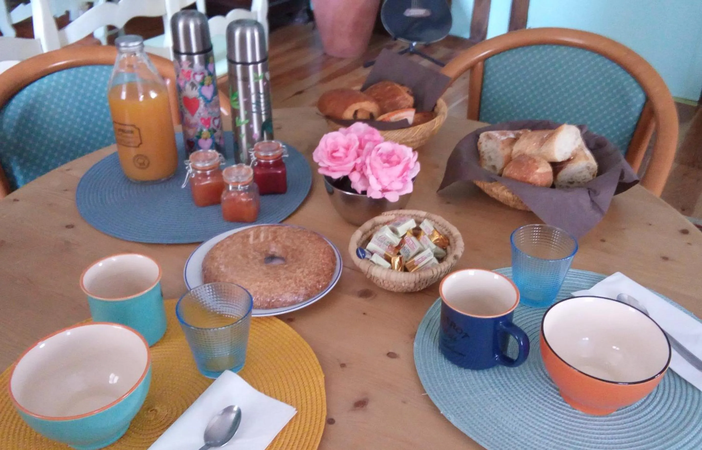 Food and drinks in AUX ROSIERS