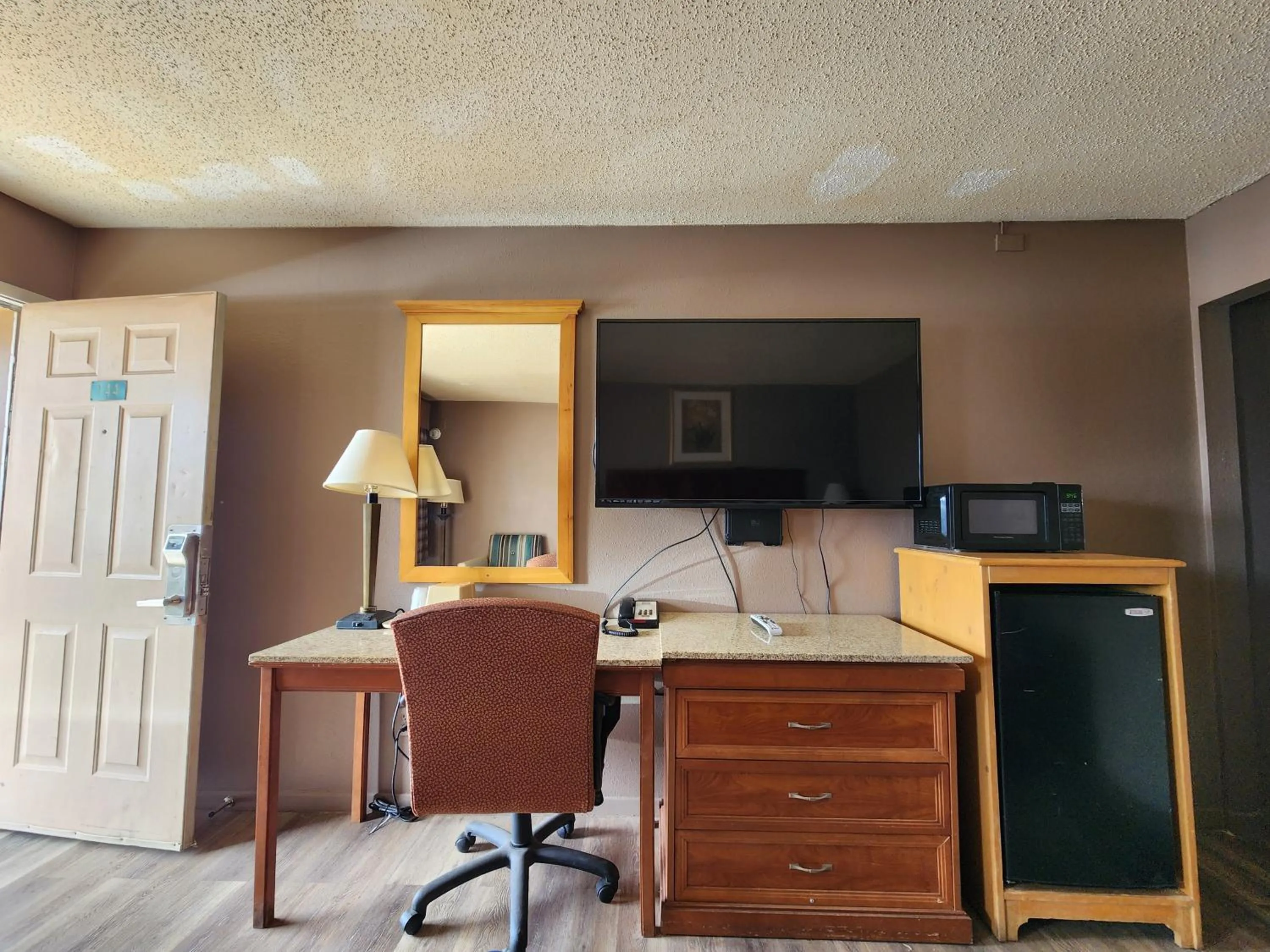 TV and multimedia in Satellite Inn